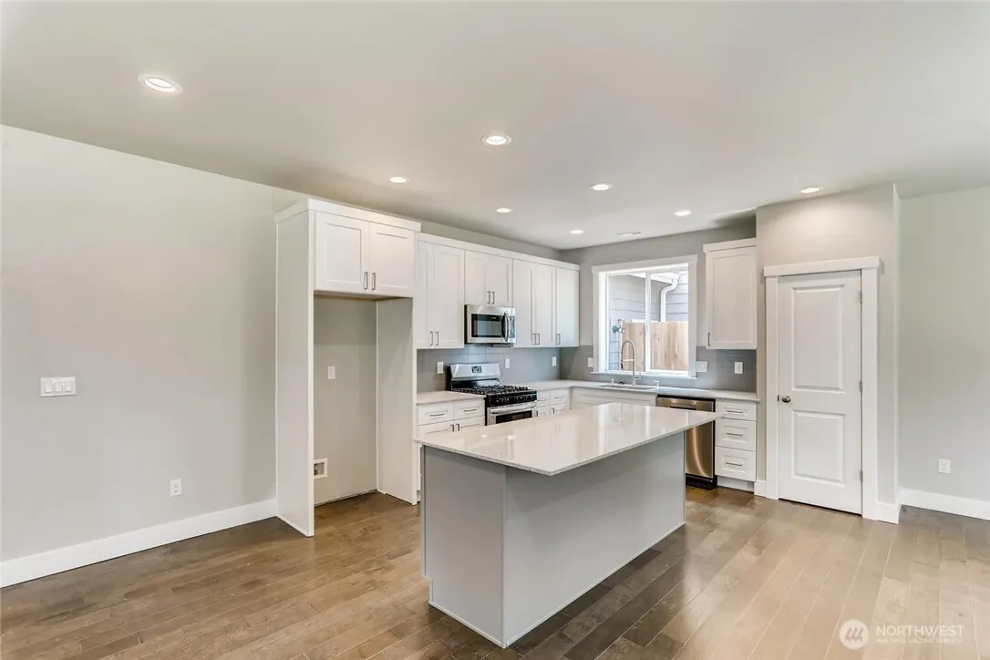 411 205th Street SW #A, Lynnwood, WA 98036