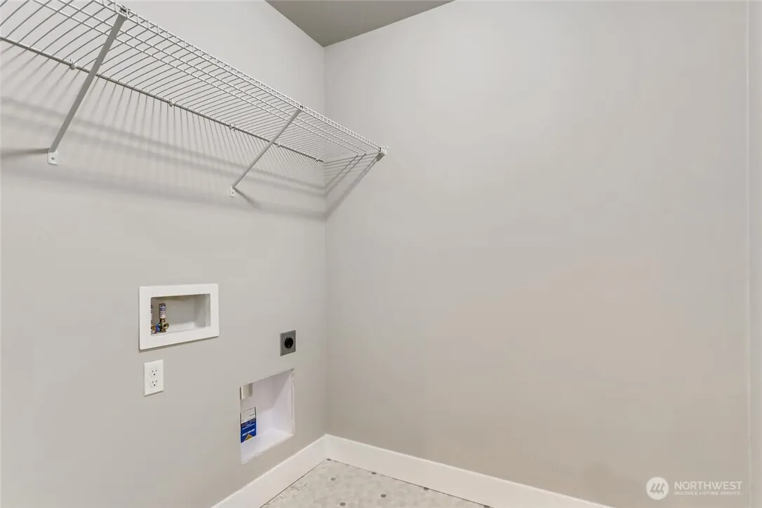 411 205th Street SW #A, Lynnwood, WA 98036