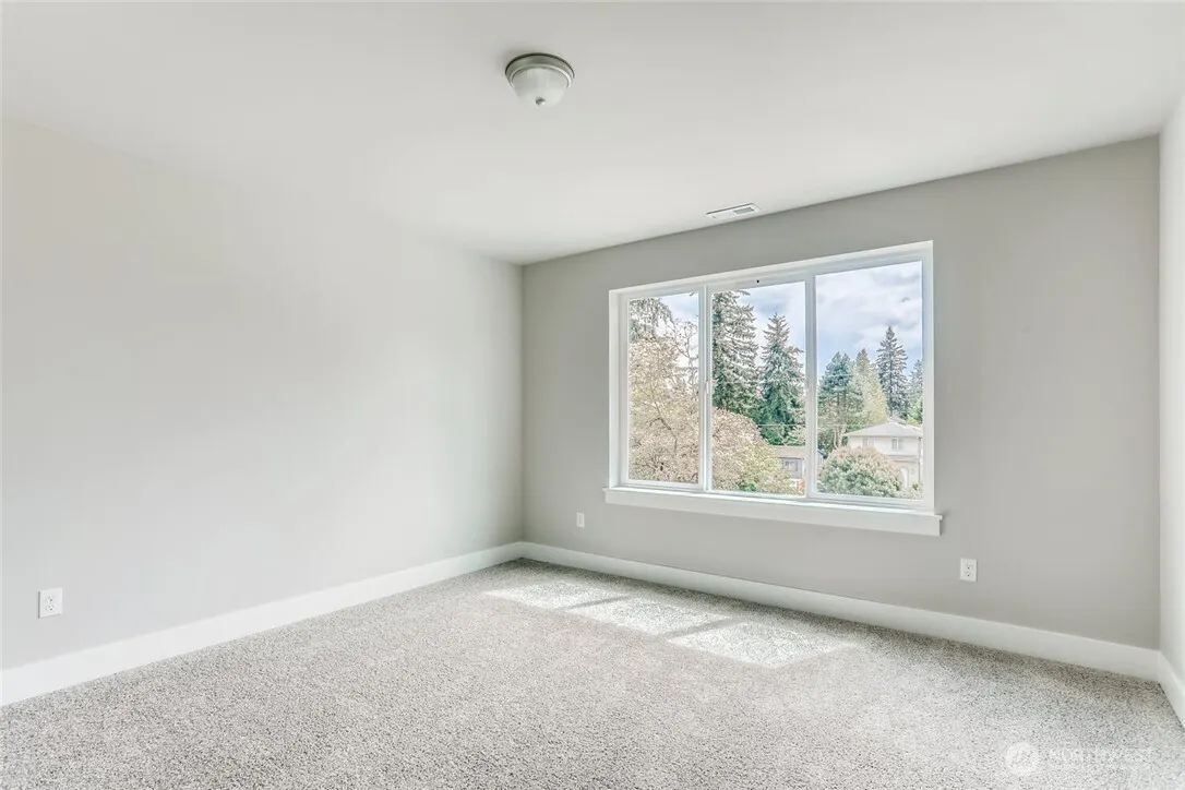 411 205th Street SW #A, Lynnwood, WA 98036