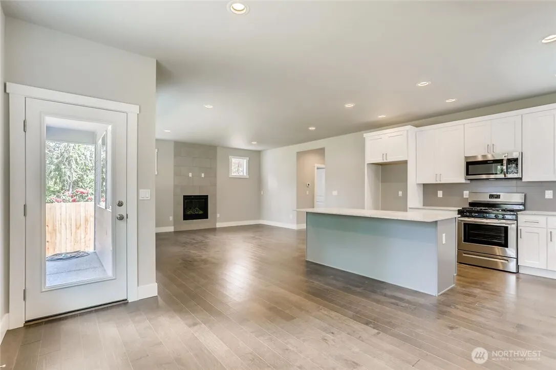 411 205th Street SW #A, Lynnwood, WA 98036
