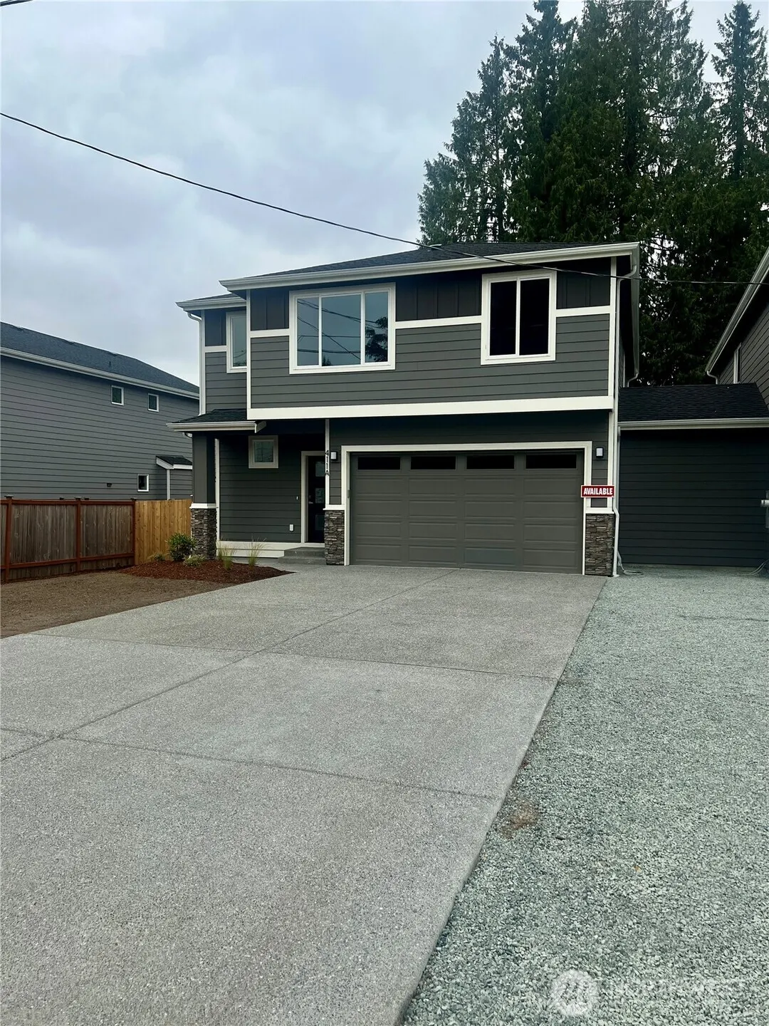 411 205th Street SW #A, Lynnwood, WA 98036