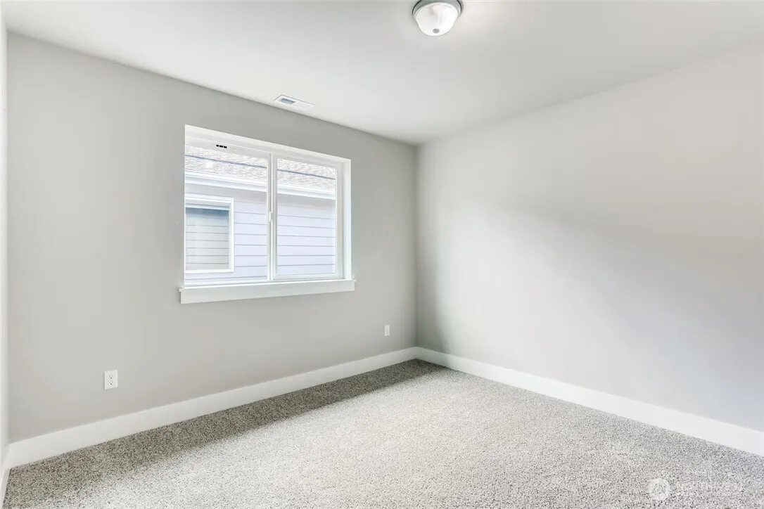 411 205th Street SW #A, Lynnwood, WA 98036