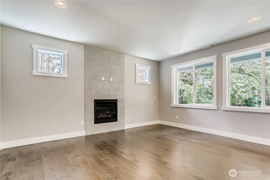 411 205th Street SW #A, Lynnwood, WA 98036