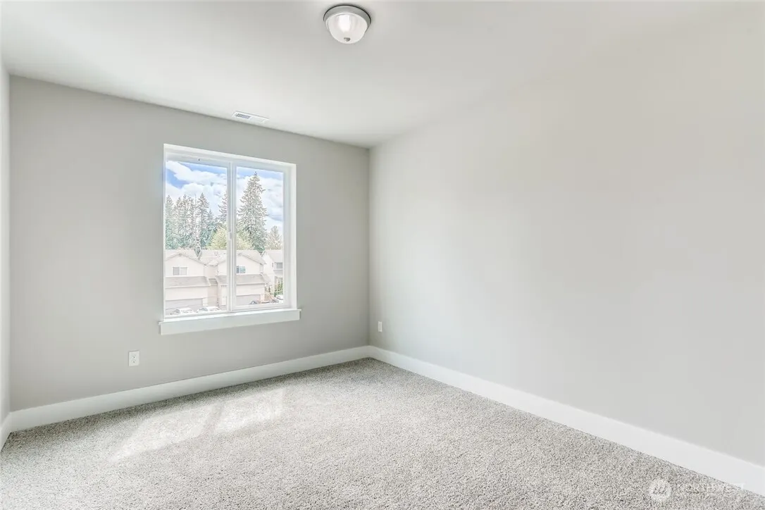 411 205th Street SW #A, Lynnwood, WA 98036