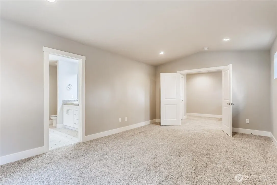 411 205th Street SW #A, Lynnwood, WA 98036