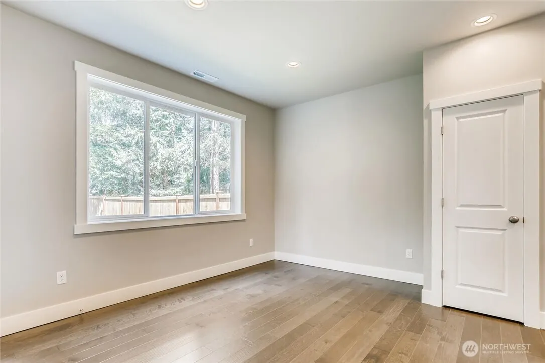 411 205th Street SW #A, Lynnwood, WA 98036