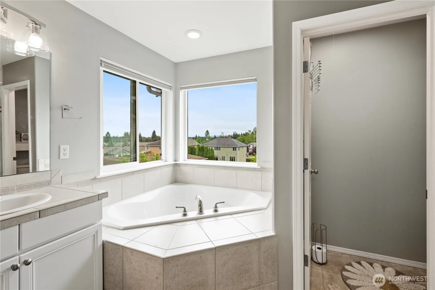 709 142nd Pl SW, Lynnwood, WA 98087