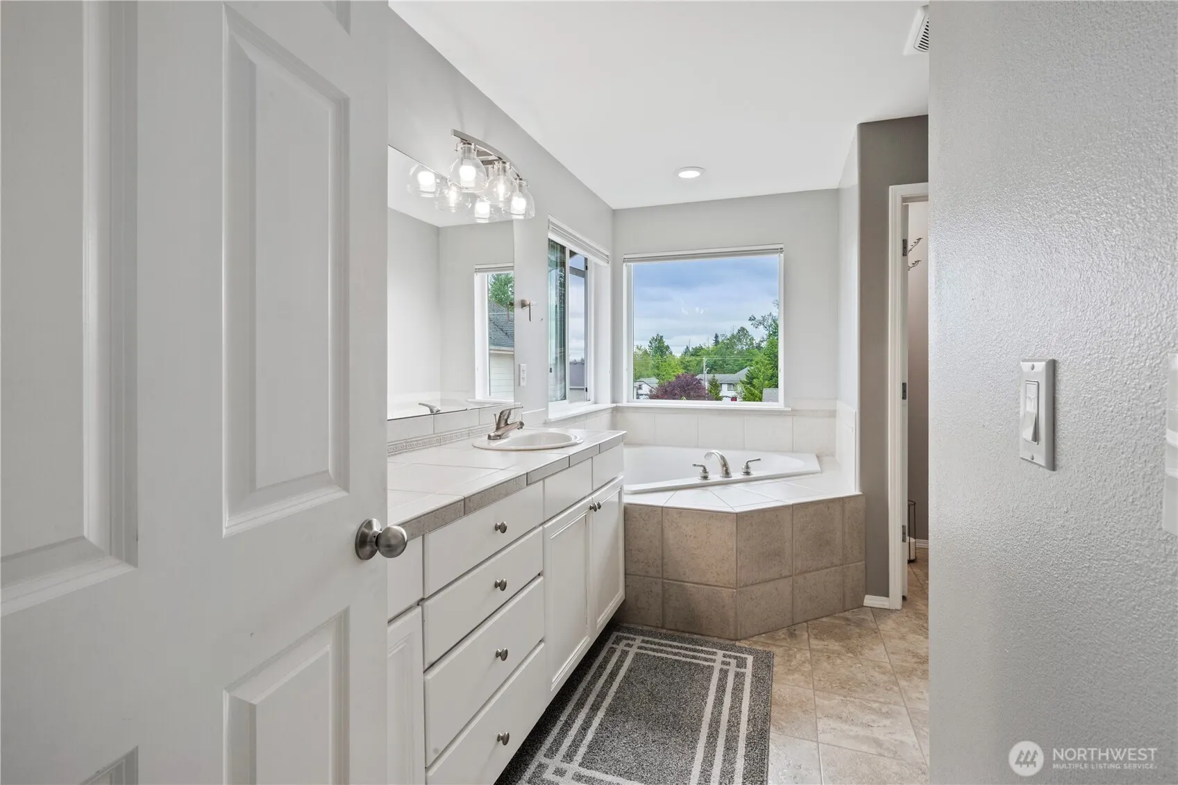 709 142nd Pl SW, Lynnwood, WA 98087