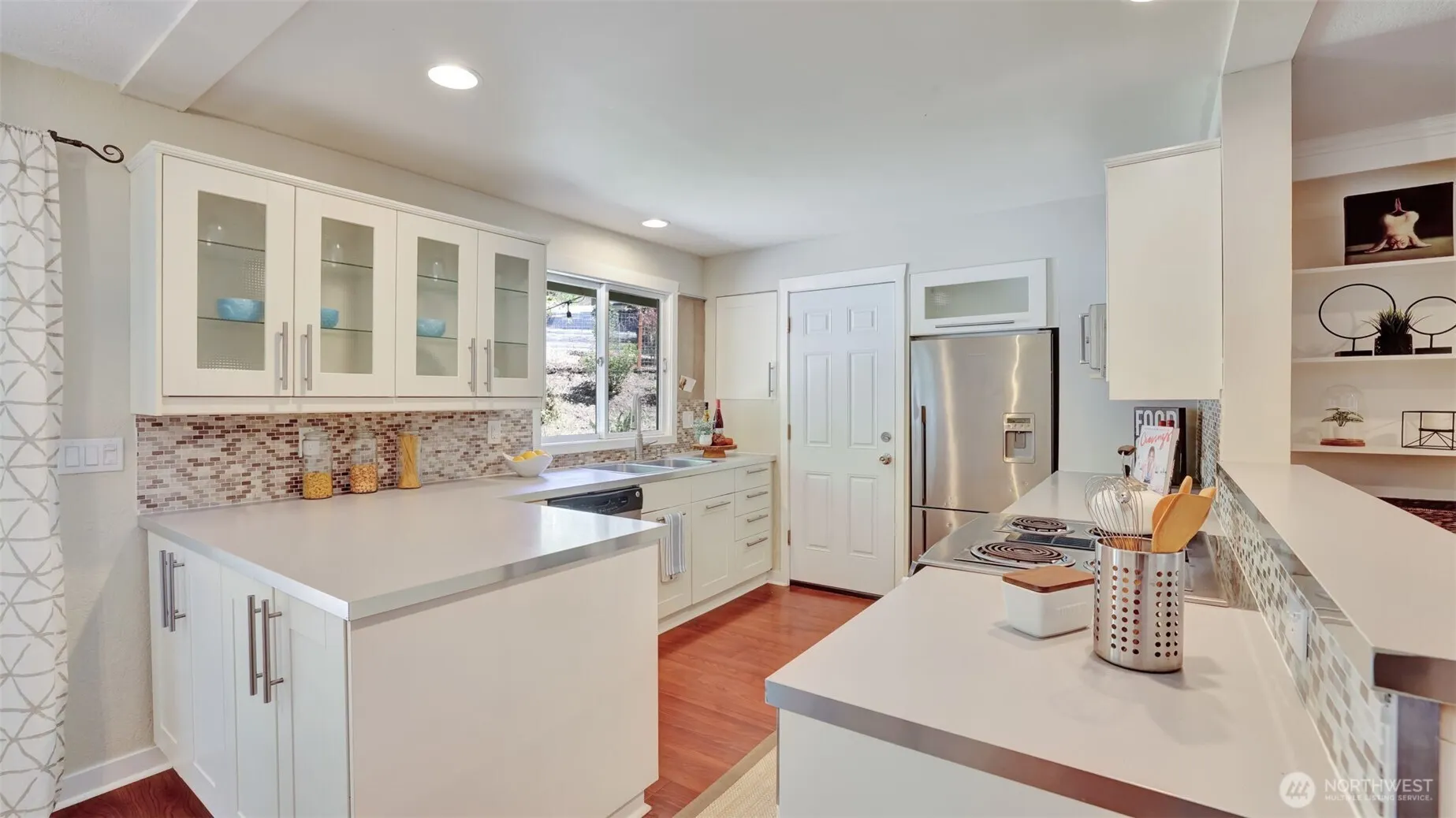 19134 SE May Valley Road , Issaquah, WA 98027