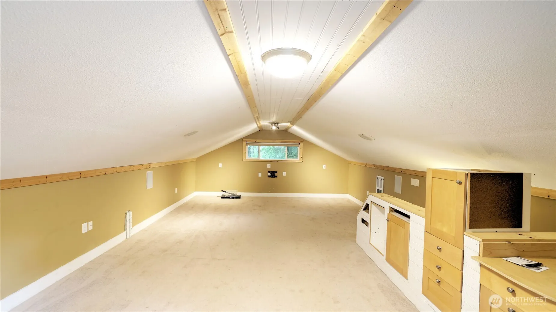 19134 SE May Valley Road , Issaquah, WA 98027