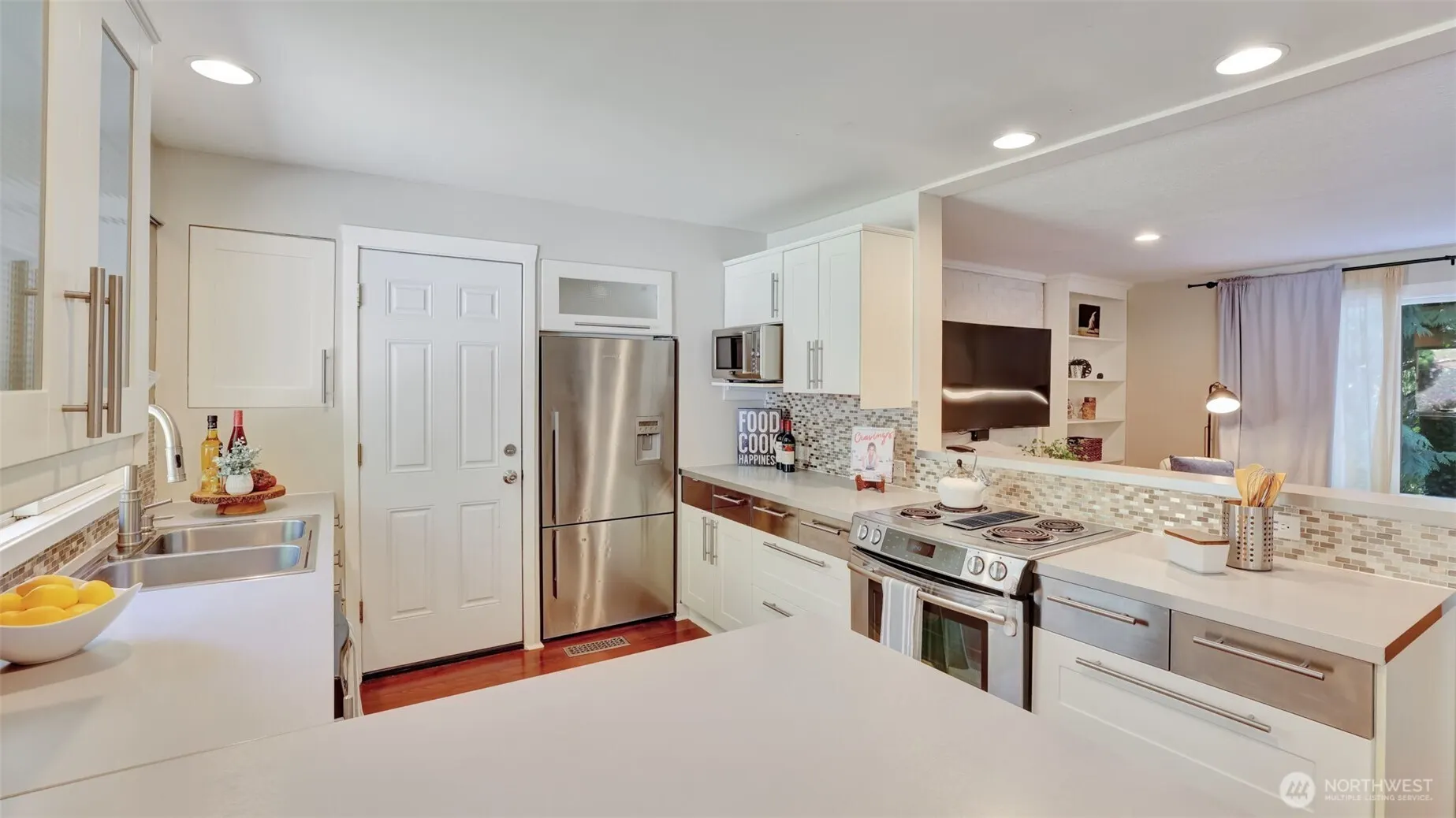 19134 SE May Valley Road , Issaquah, WA 98027