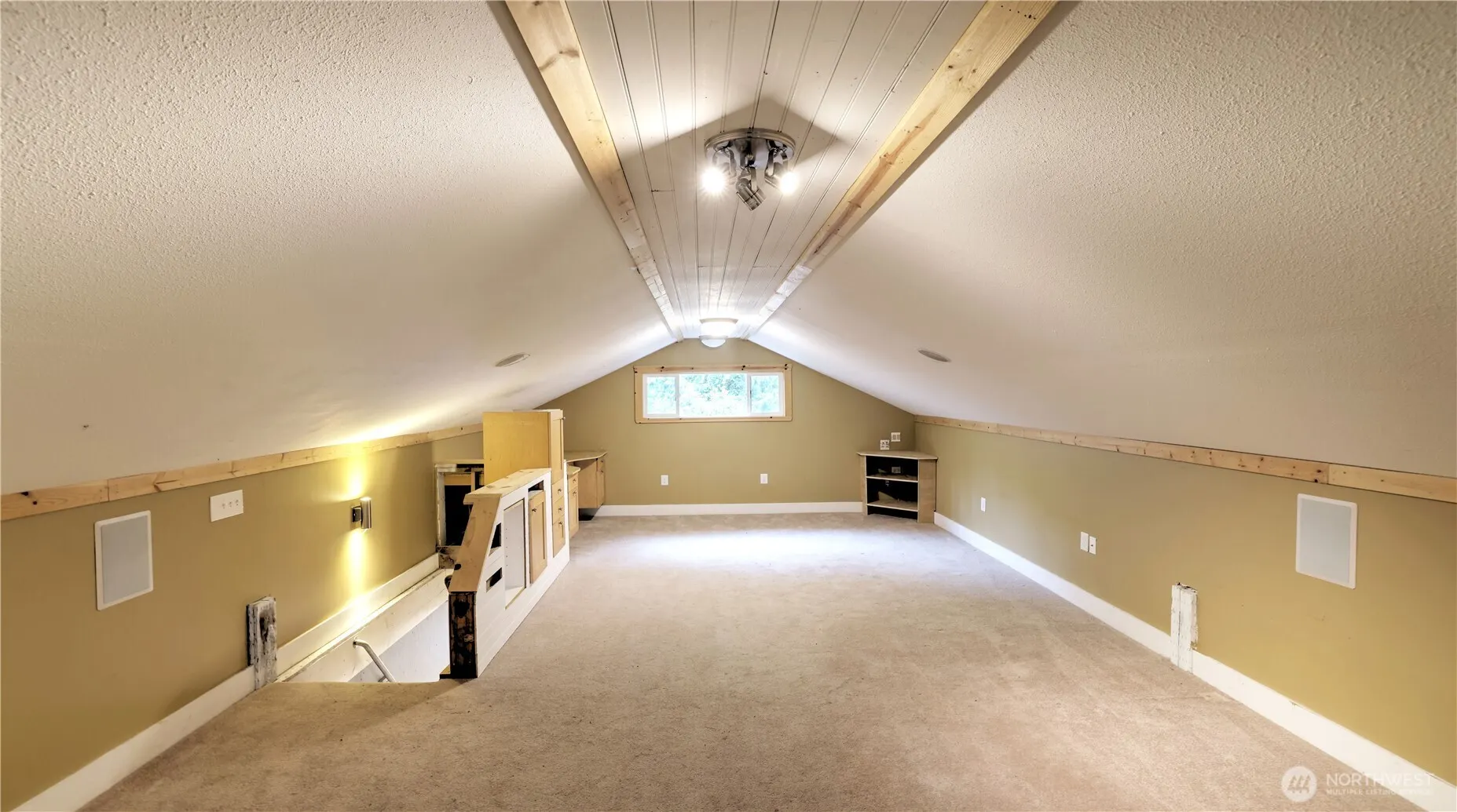 19134 SE May Valley Road , Issaquah, WA 98027