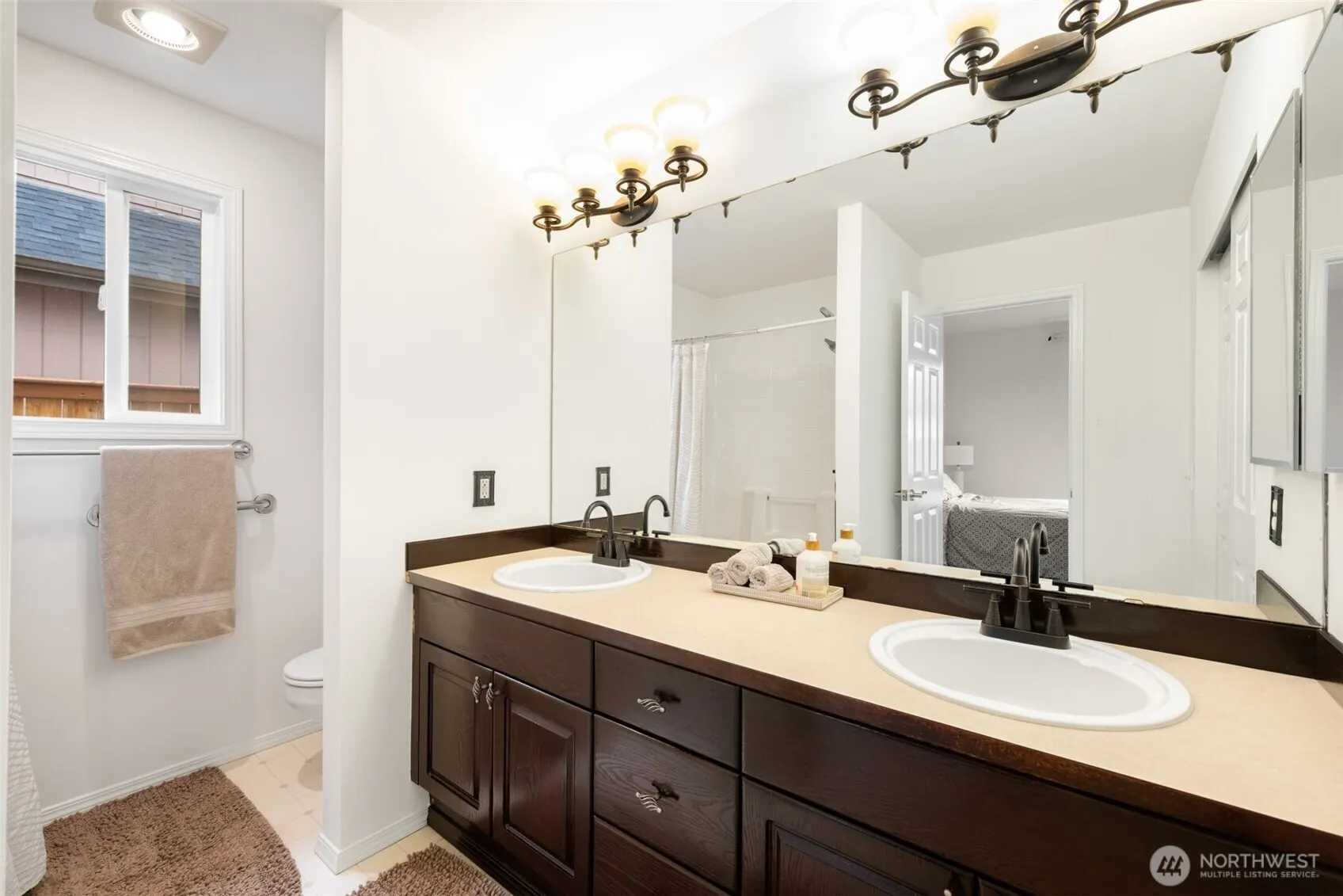 20122 102nd Avenue SE, Kent, WA 98031-1583