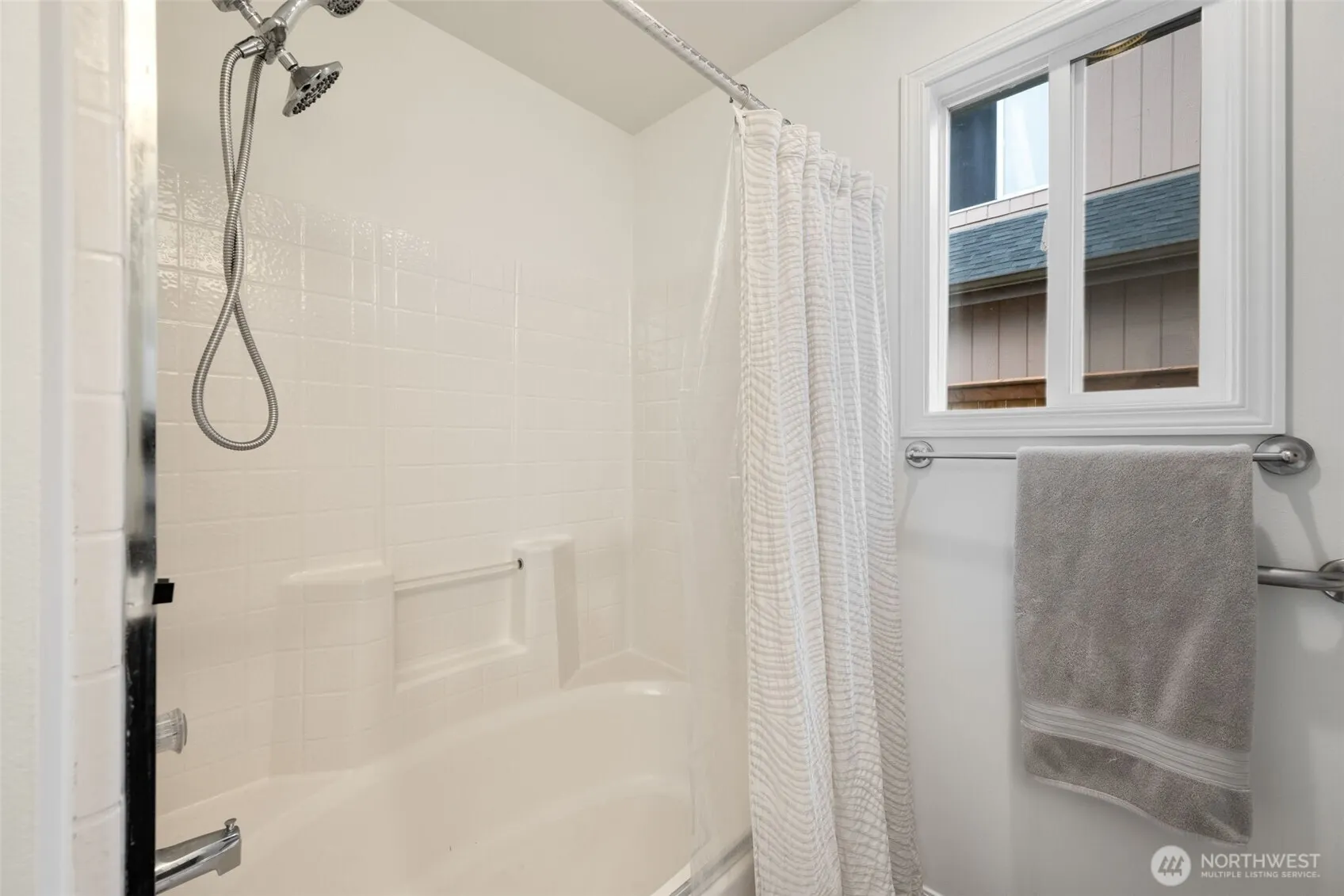 20122 102nd Avenue SE, Kent, WA 98031-1583