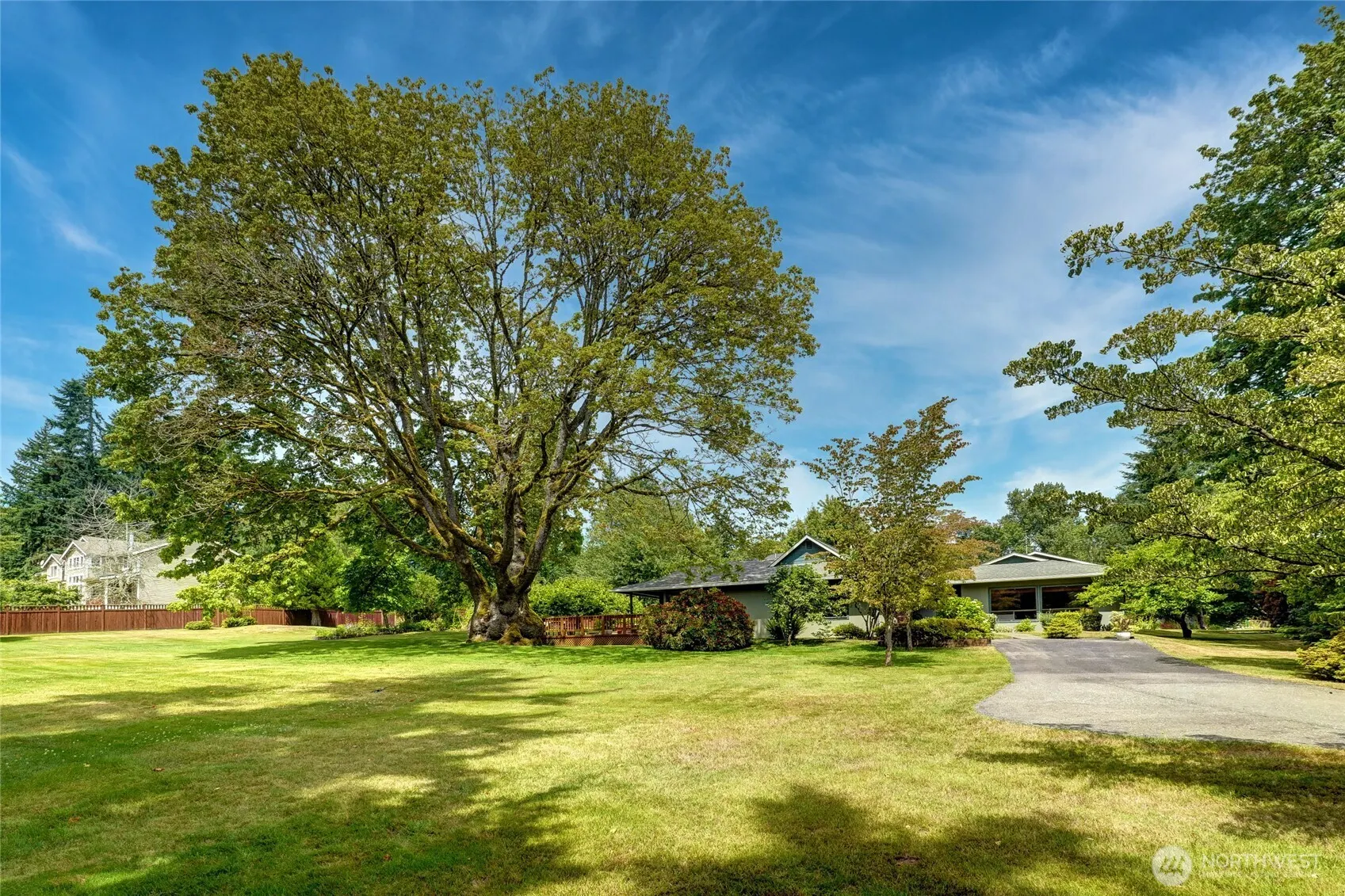 1323 216th Avenue NE, Sammamish, WA 98074