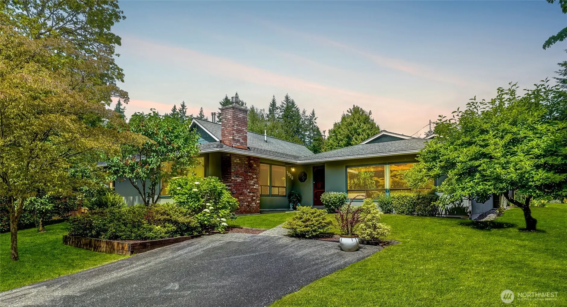 1323 216th Avenue NE, Sammamish, WA 98074