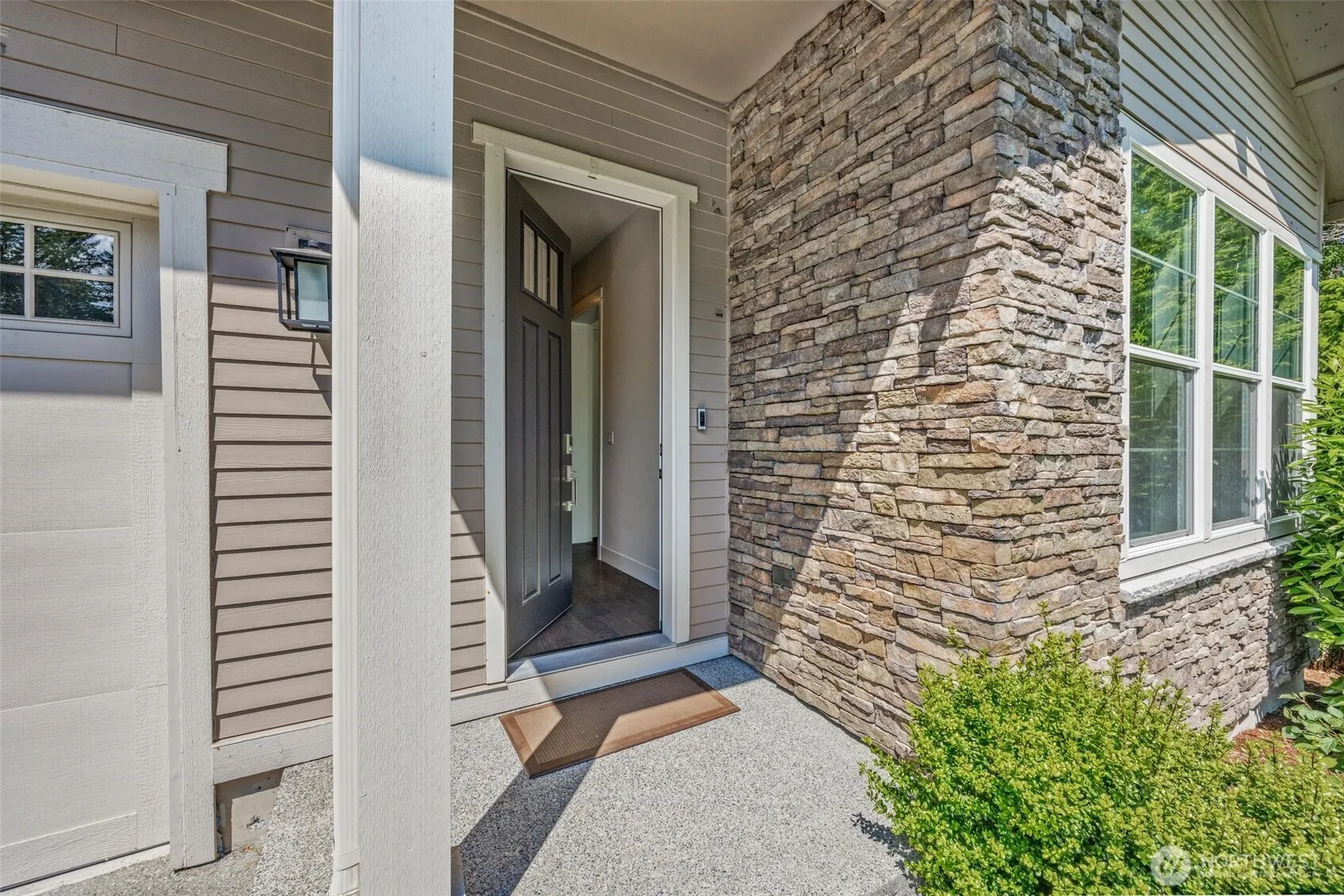 21888 SE 5TH Place , Sammamish, WA 98074