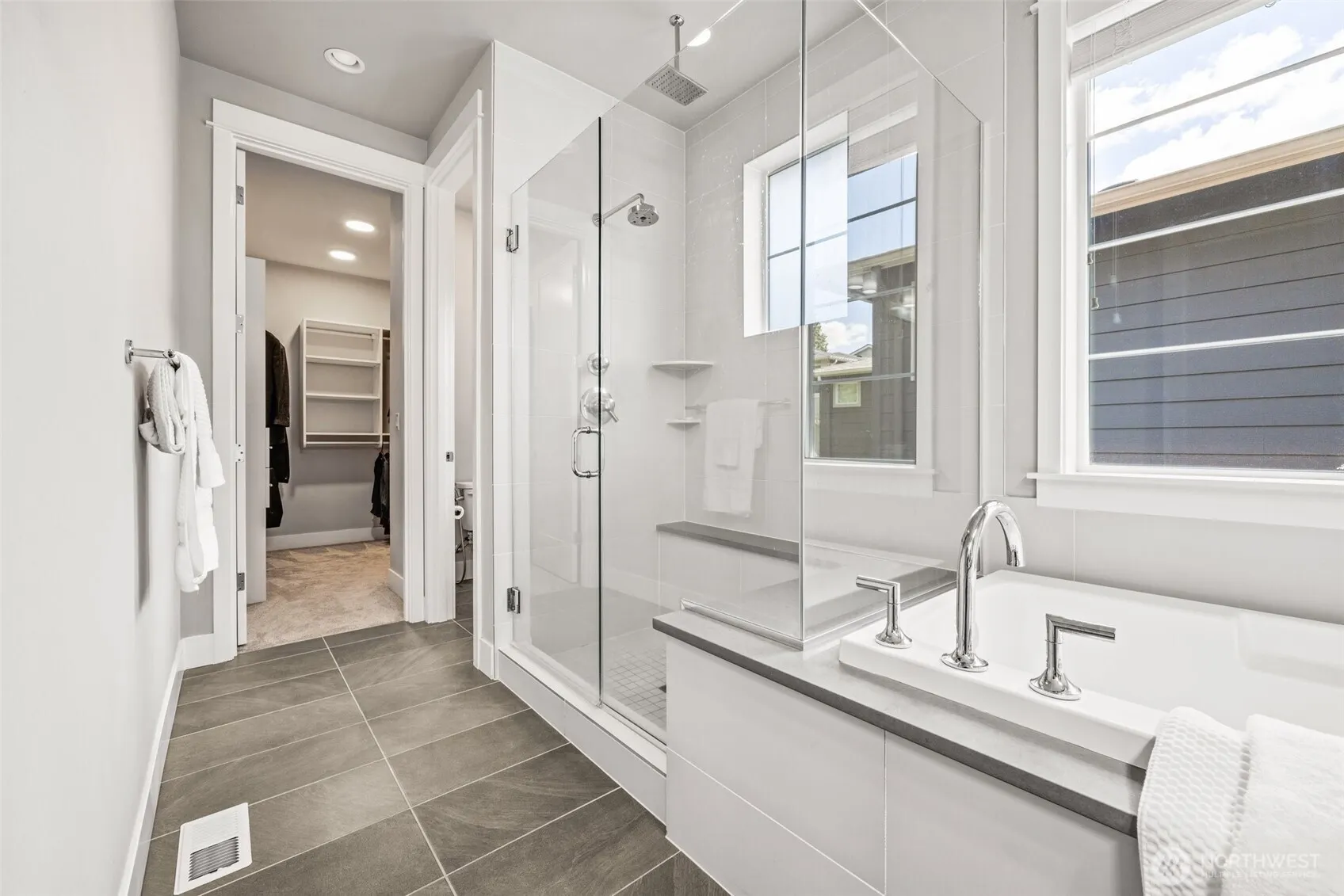 21888 SE 5TH Place , Sammamish, WA 98074