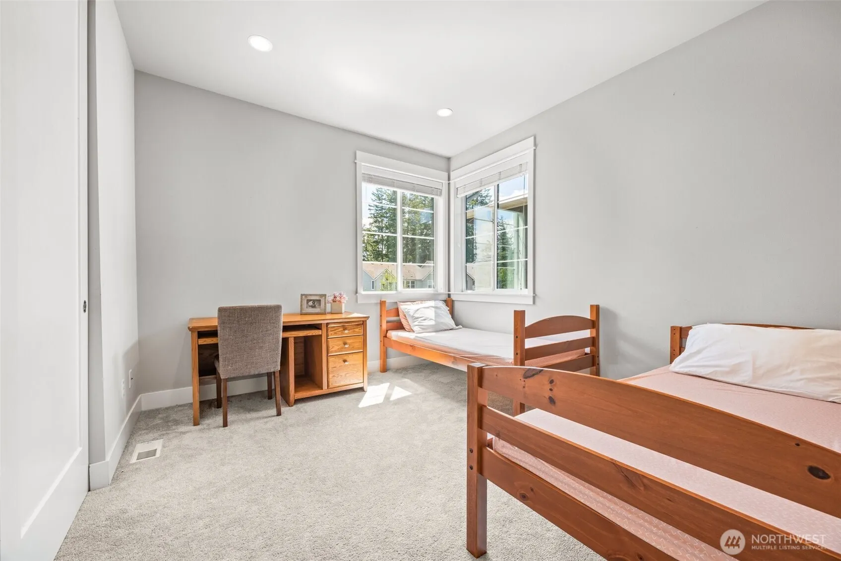 21888 SE 5TH Place , Sammamish, WA 98074