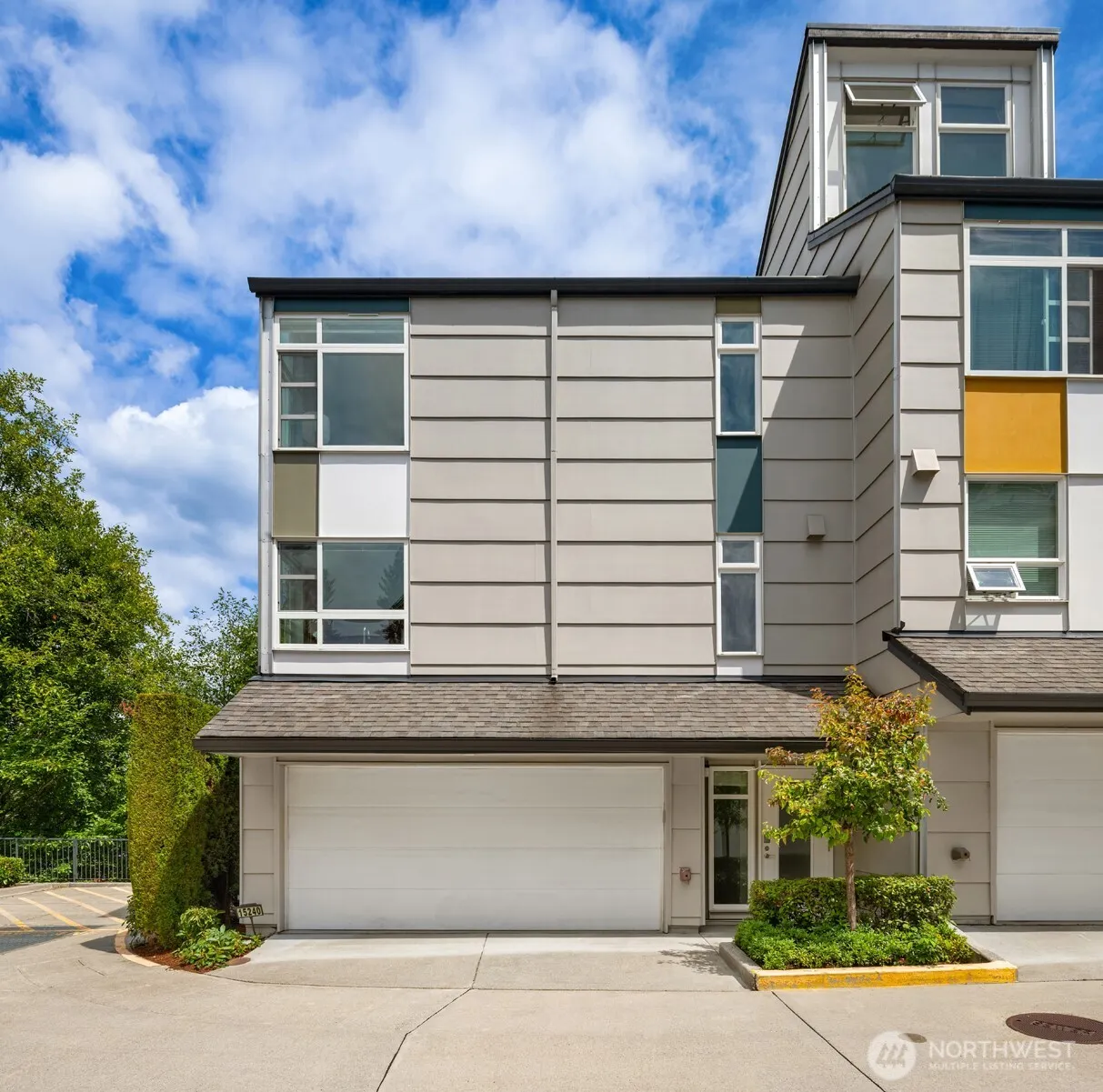 15240 NE 81st Way #101, Redmond, WA 98052