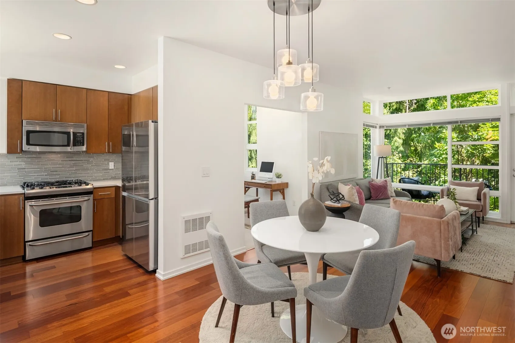 15240 NE 81st Way #101, Redmond, WA 98052