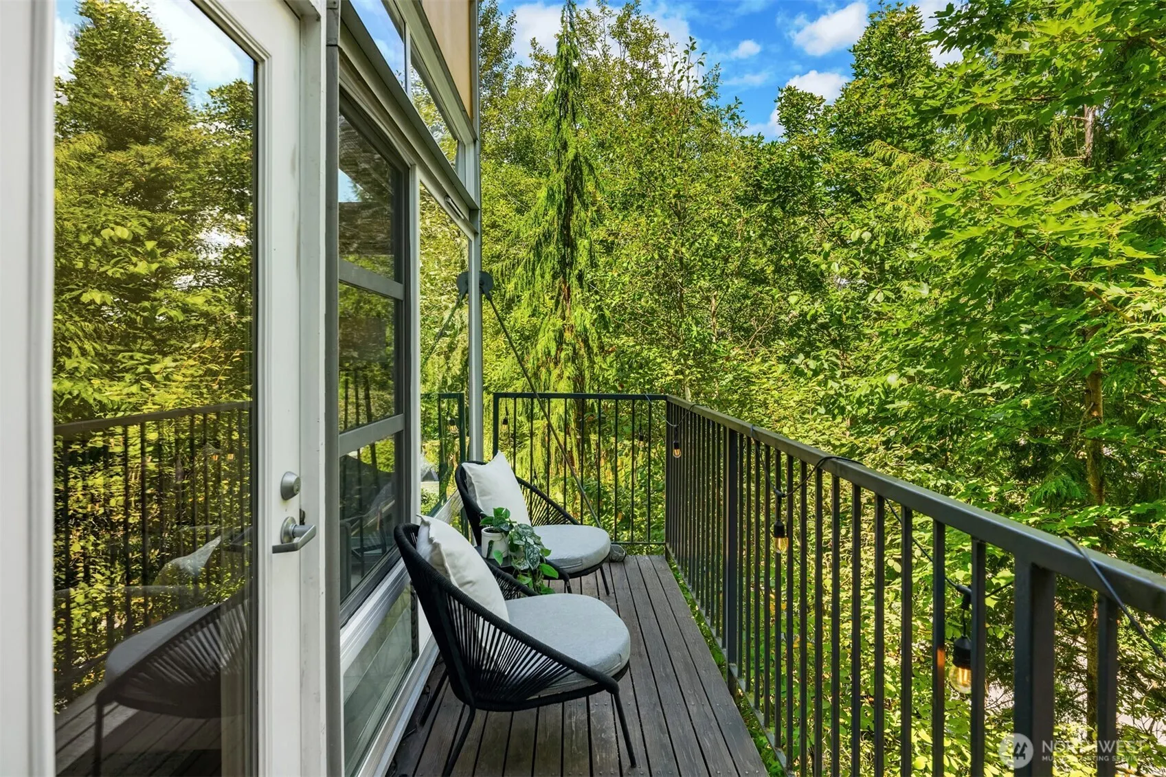 15240 NE 81st Way #101, Redmond, WA 98052