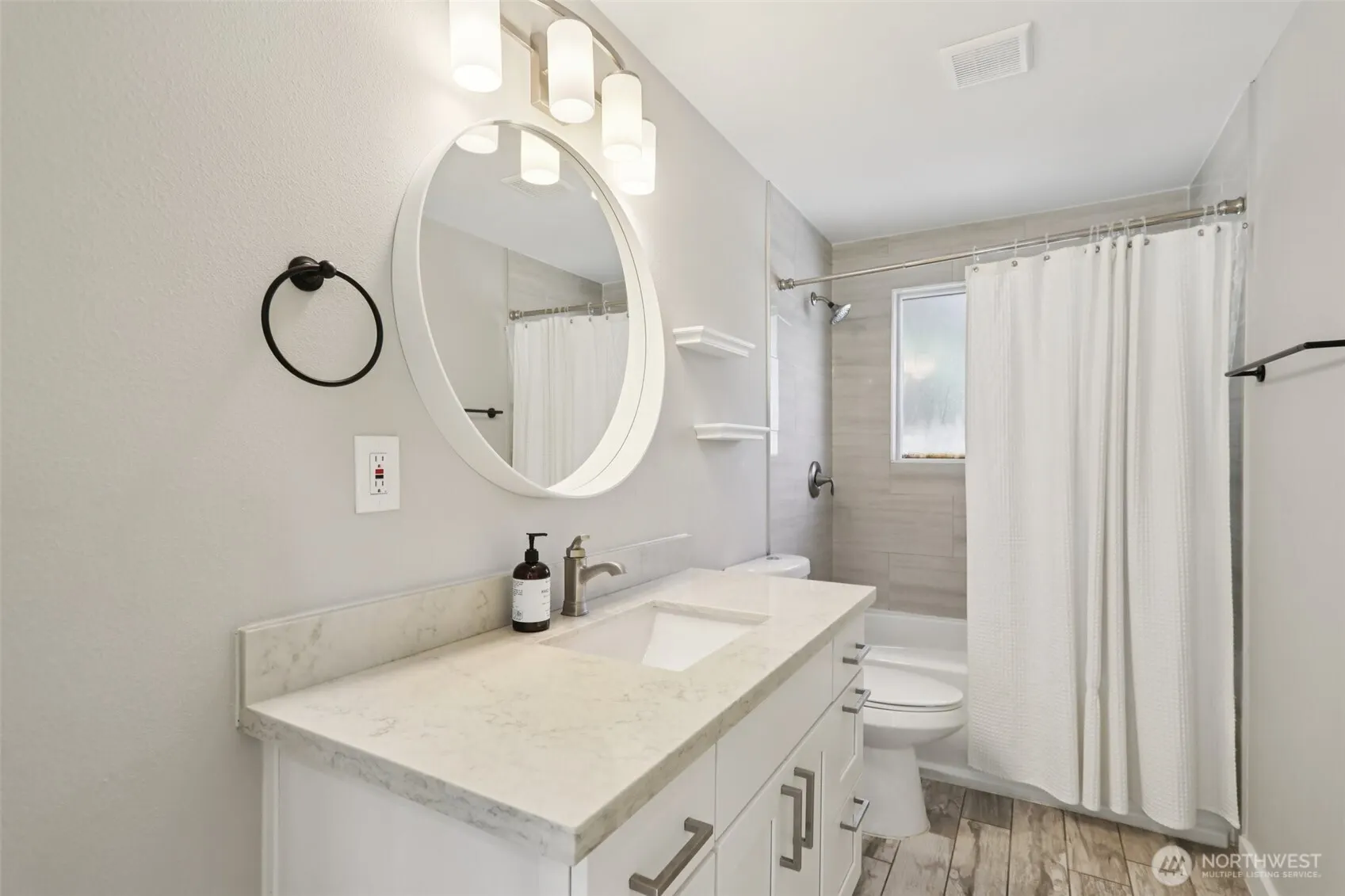 10439 SE 194th Place , Renton, WA 98055-7313