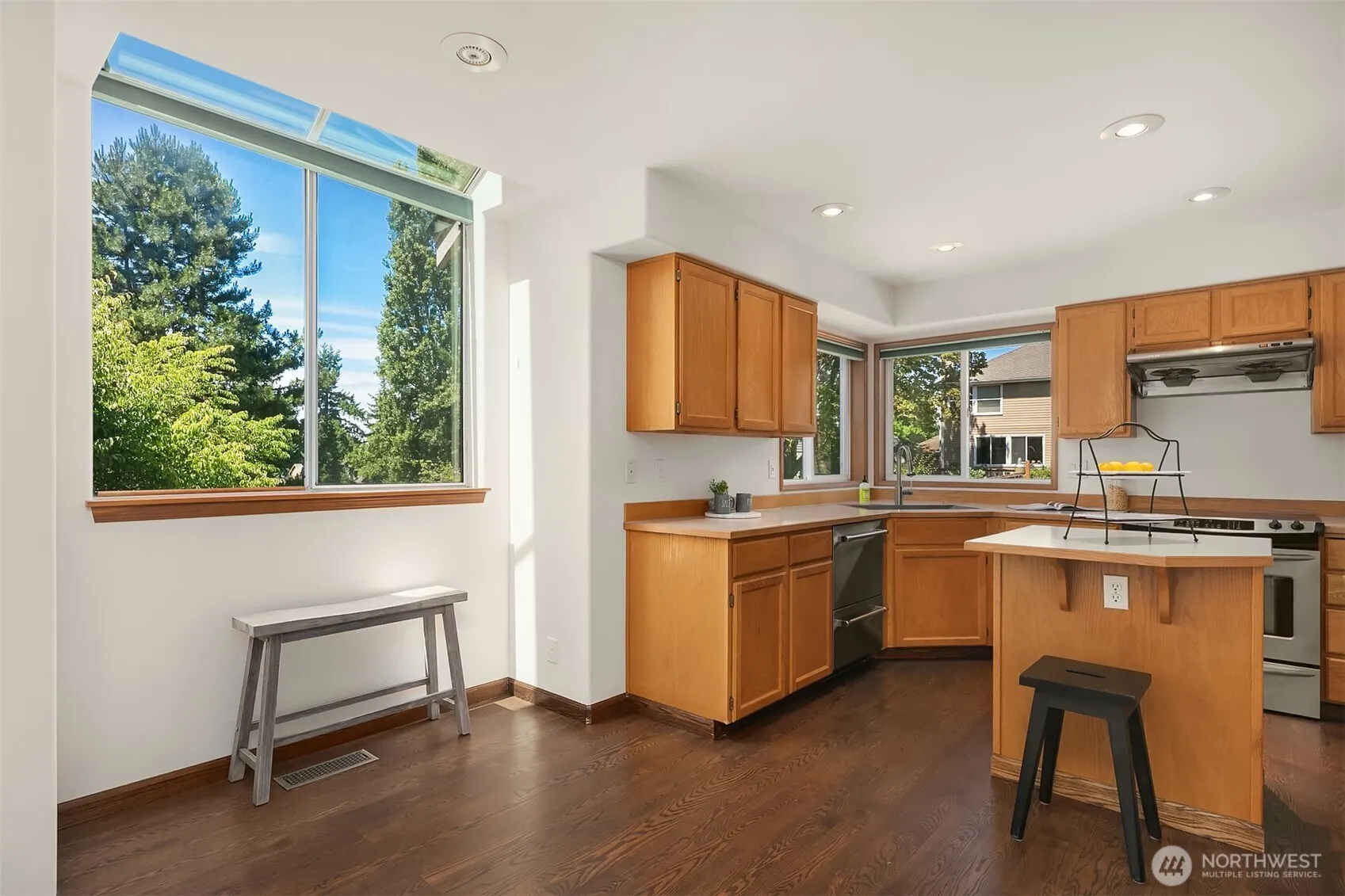 1613 Hoquiam Place NE, Renton, WA 98059-4200