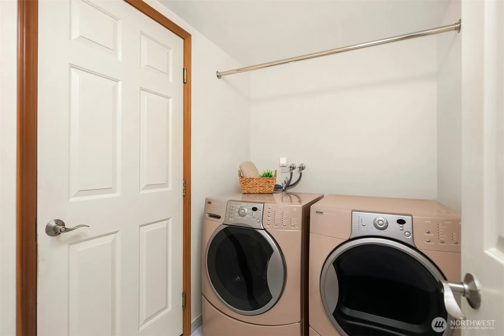1613 Hoquiam Place NE, Renton, WA 98059-4200