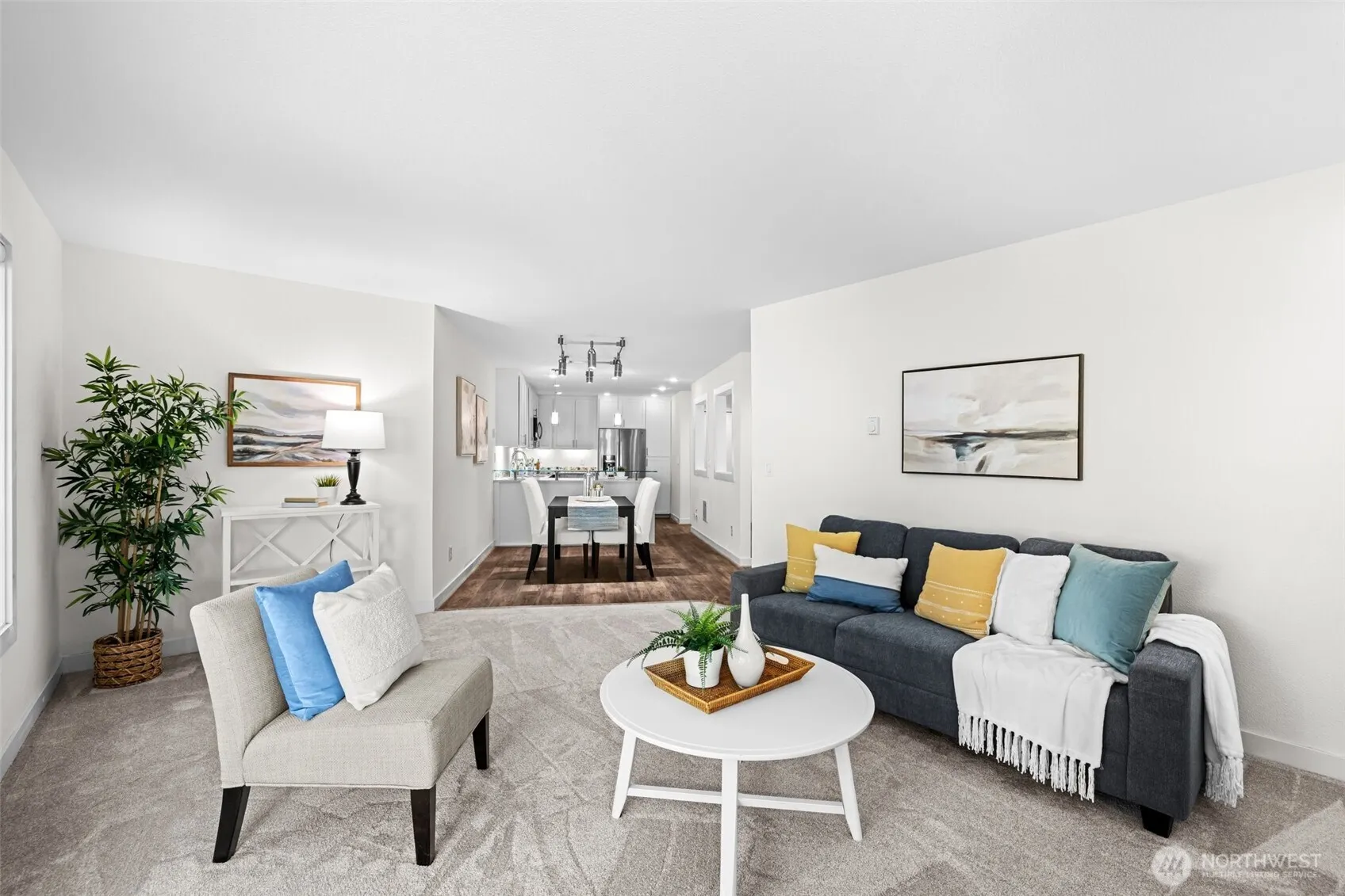 4214 W Lake Sammamish Pkwy NE NE #102, Redmond, WA 98052