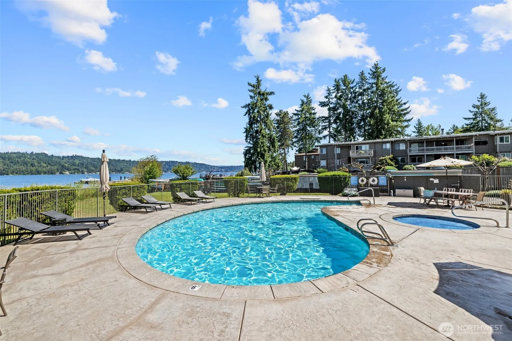 4214 W Lake Sammamish Pkwy NE NE #102, Redmond, WA 98052