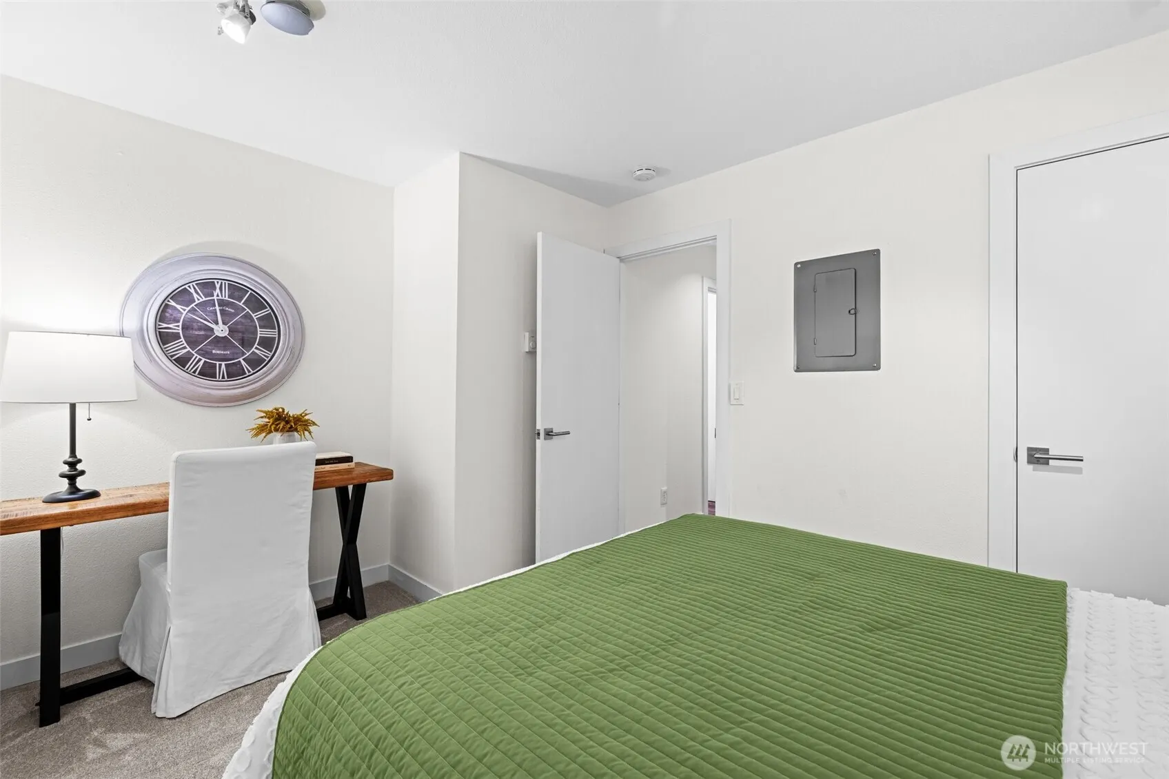 4214 W Lake Sammamish Pkwy NE NE #102, Redmond, WA 98052
