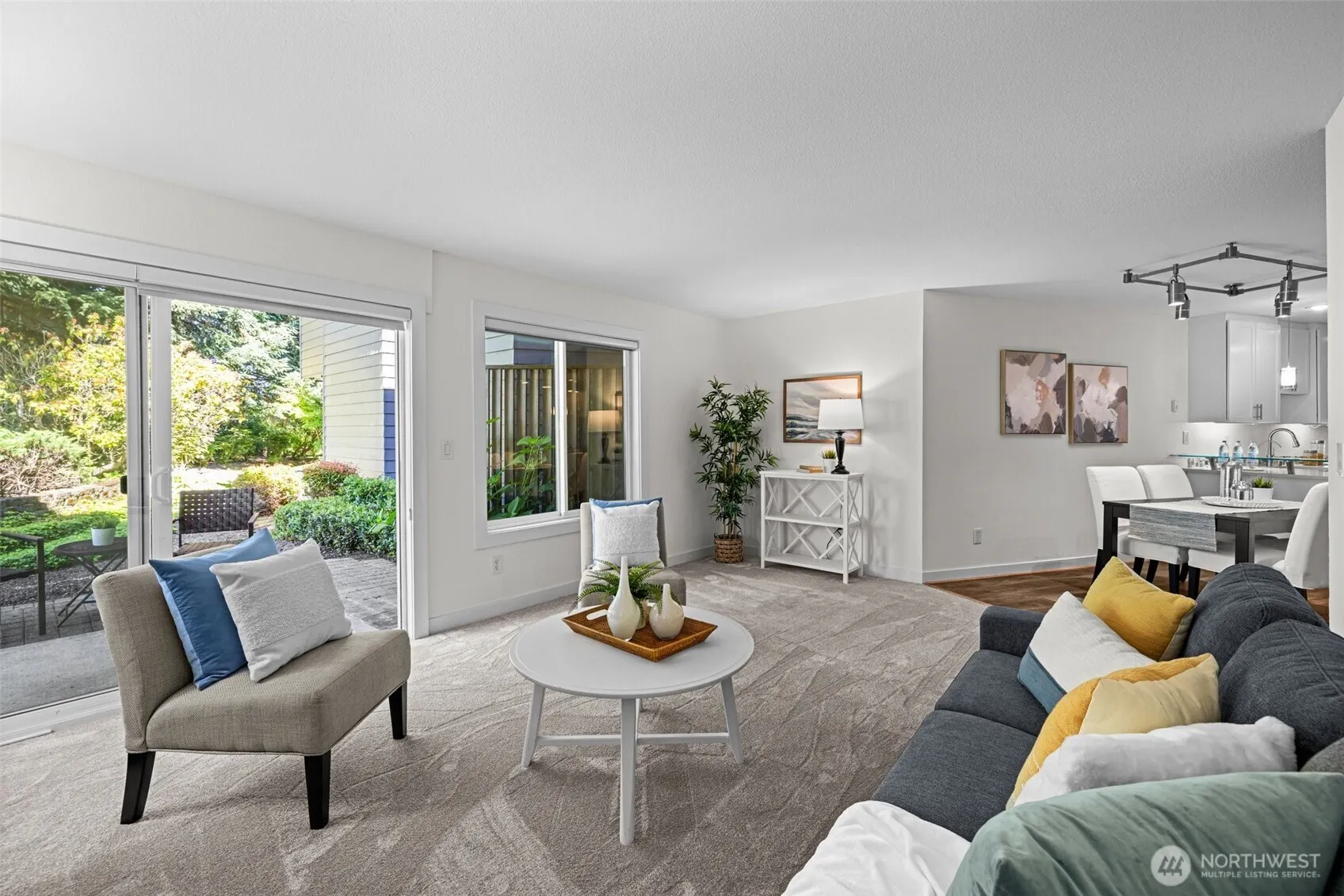 4214 W Lake Sammamish Pkwy NE NE #102, Redmond, WA 98052