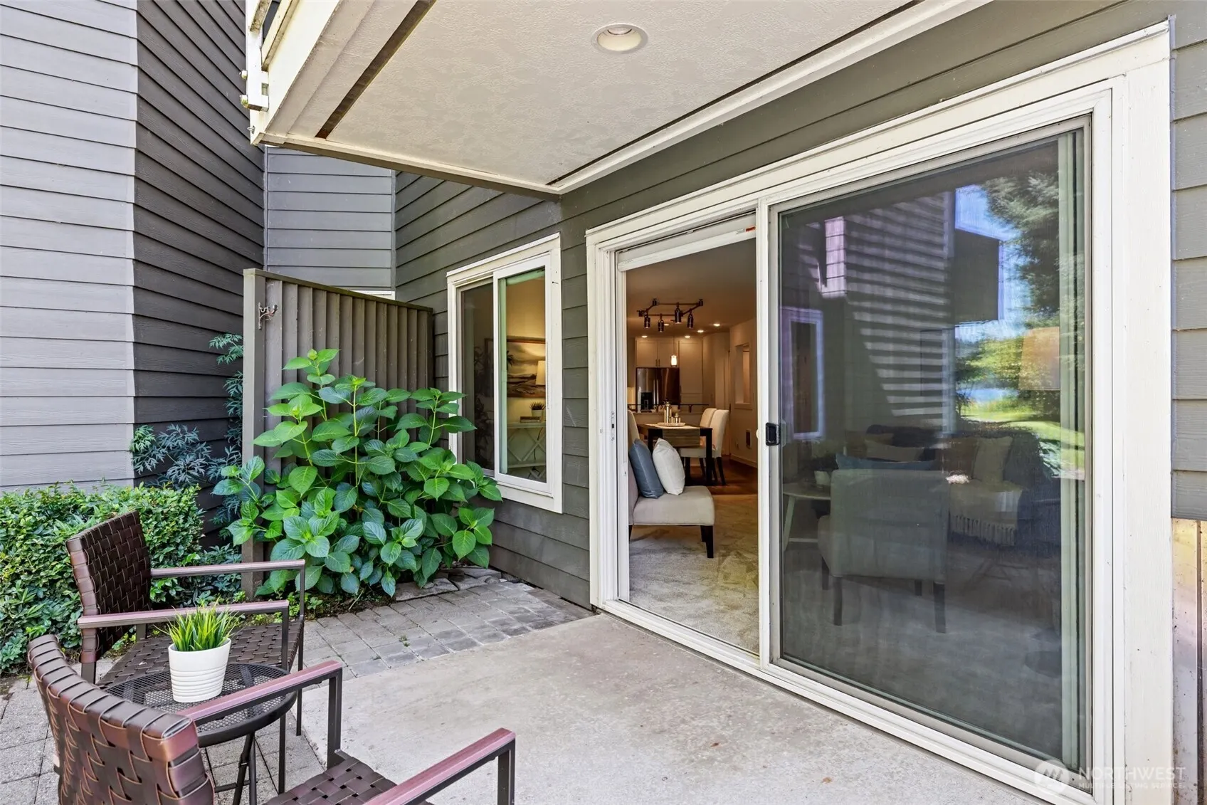 4214 W Lake Sammamish Pkwy NE NE #102, Redmond, WA 98052