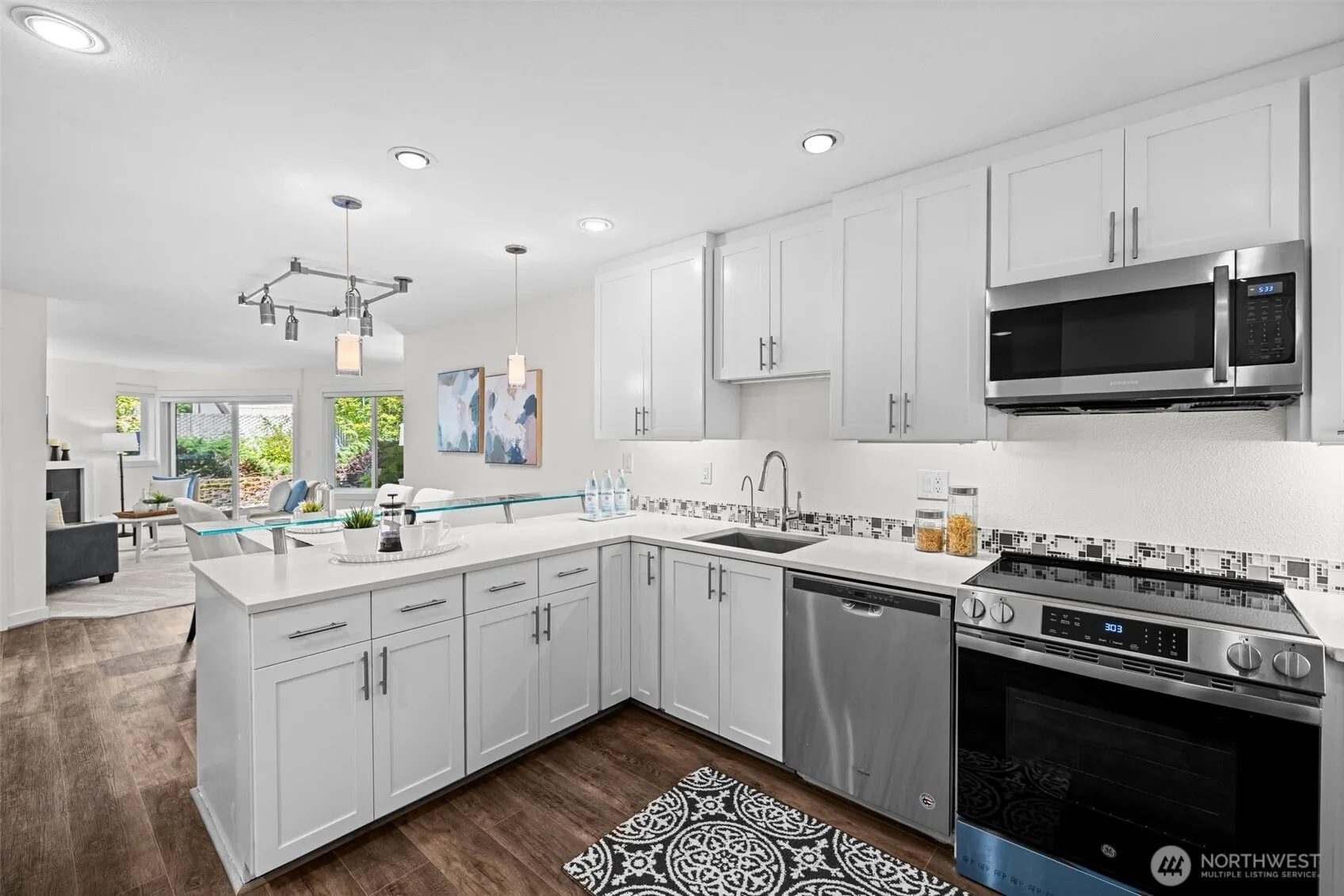 4214 W Lake Sammamish Pkwy NE NE #102, Redmond, WA 98052