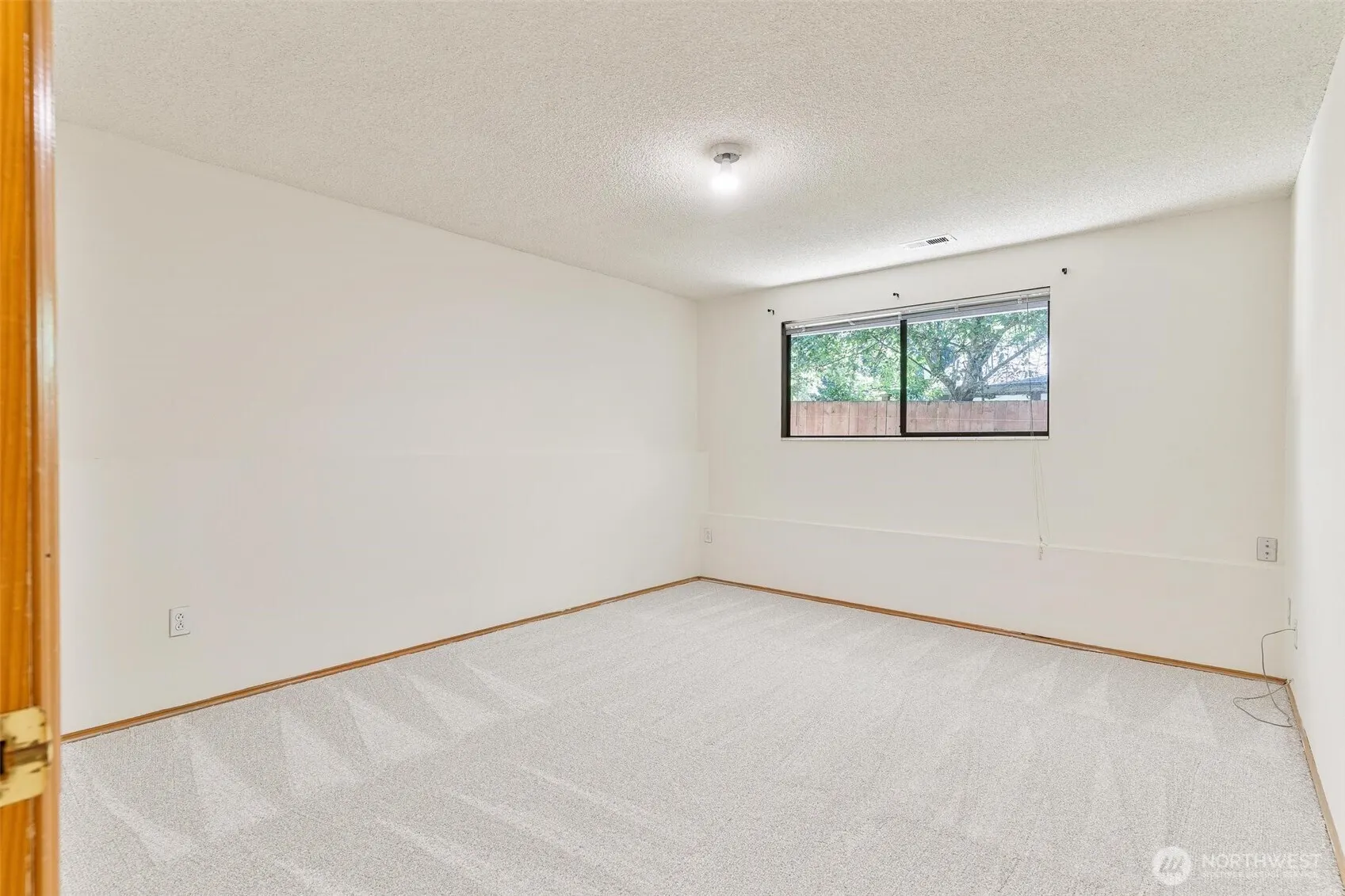 17726 NE 26th St. , Redmond, WA 98052-5849