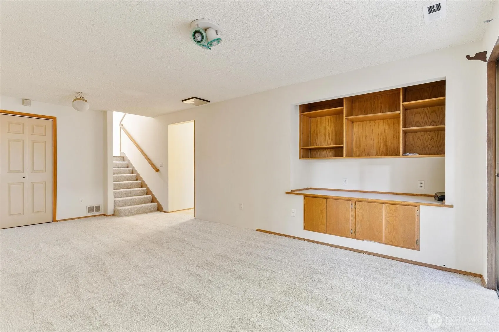 17726 NE 26th St. , Redmond, WA 98052-5849