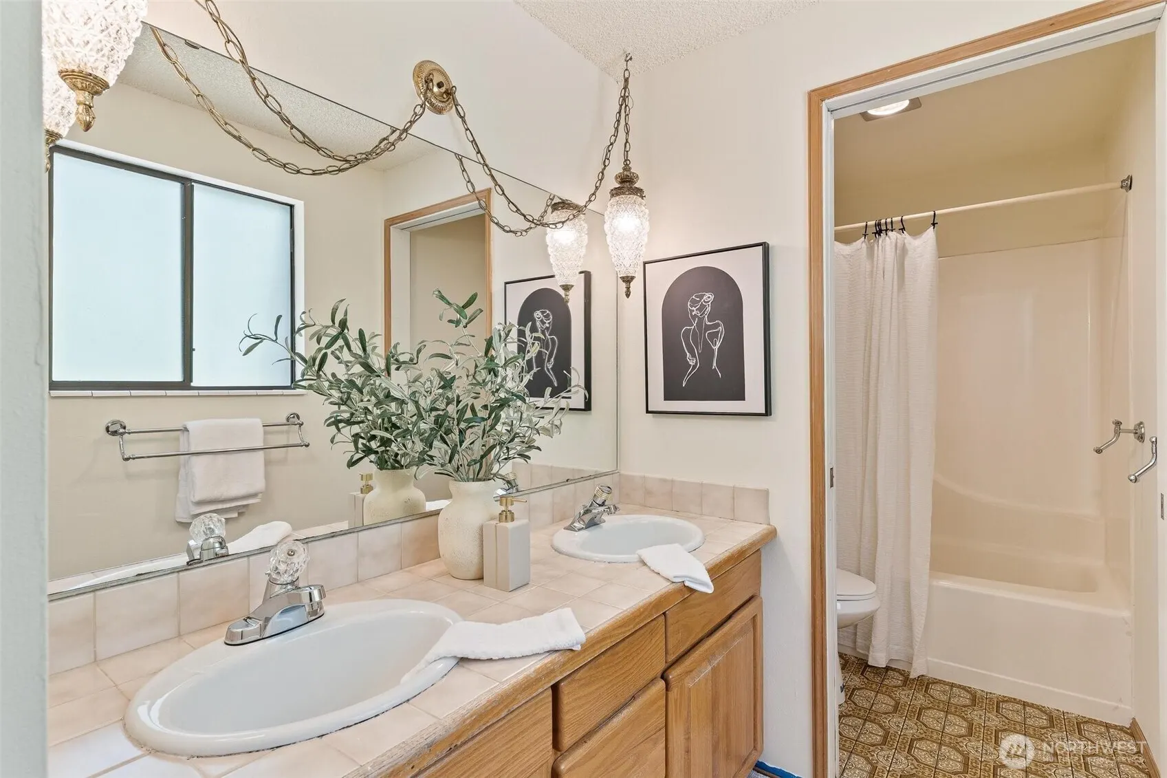 17726 NE 26th St. , Redmond, WA 98052-5849