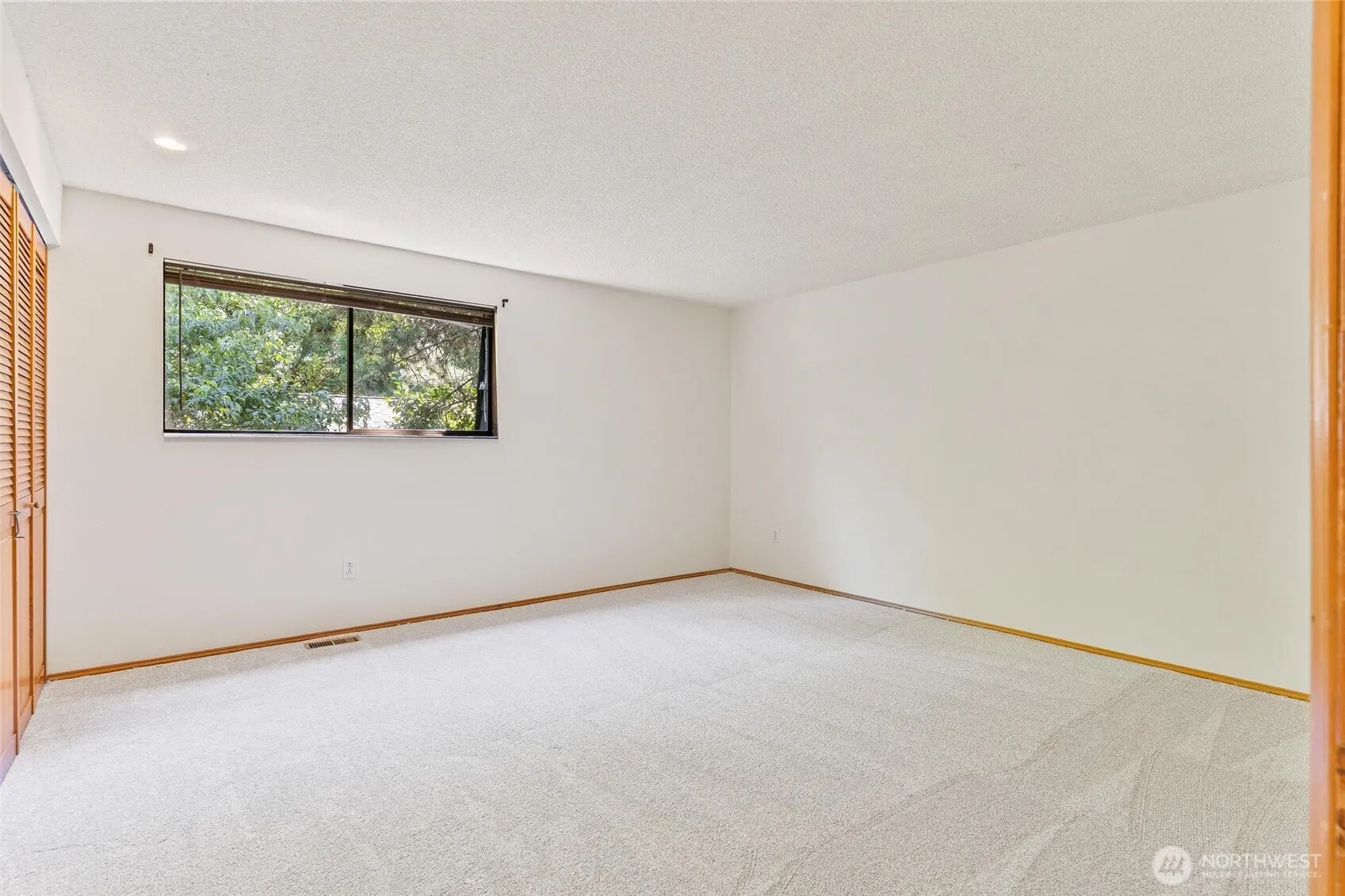 17726 NE 26th St. , Redmond, WA 98052-5849