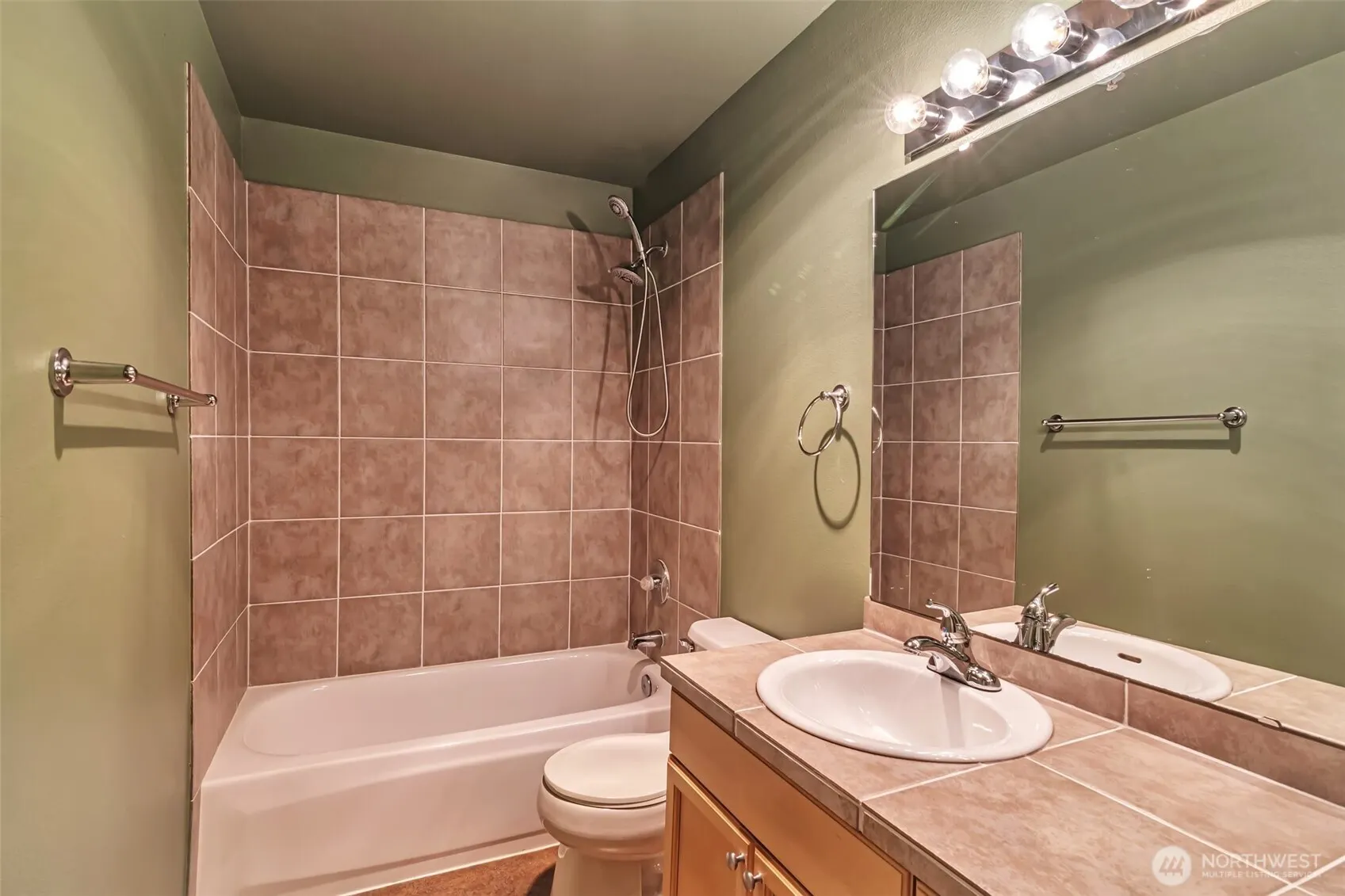 3924 243rd Place SE #G204, Bothell, WA 98201