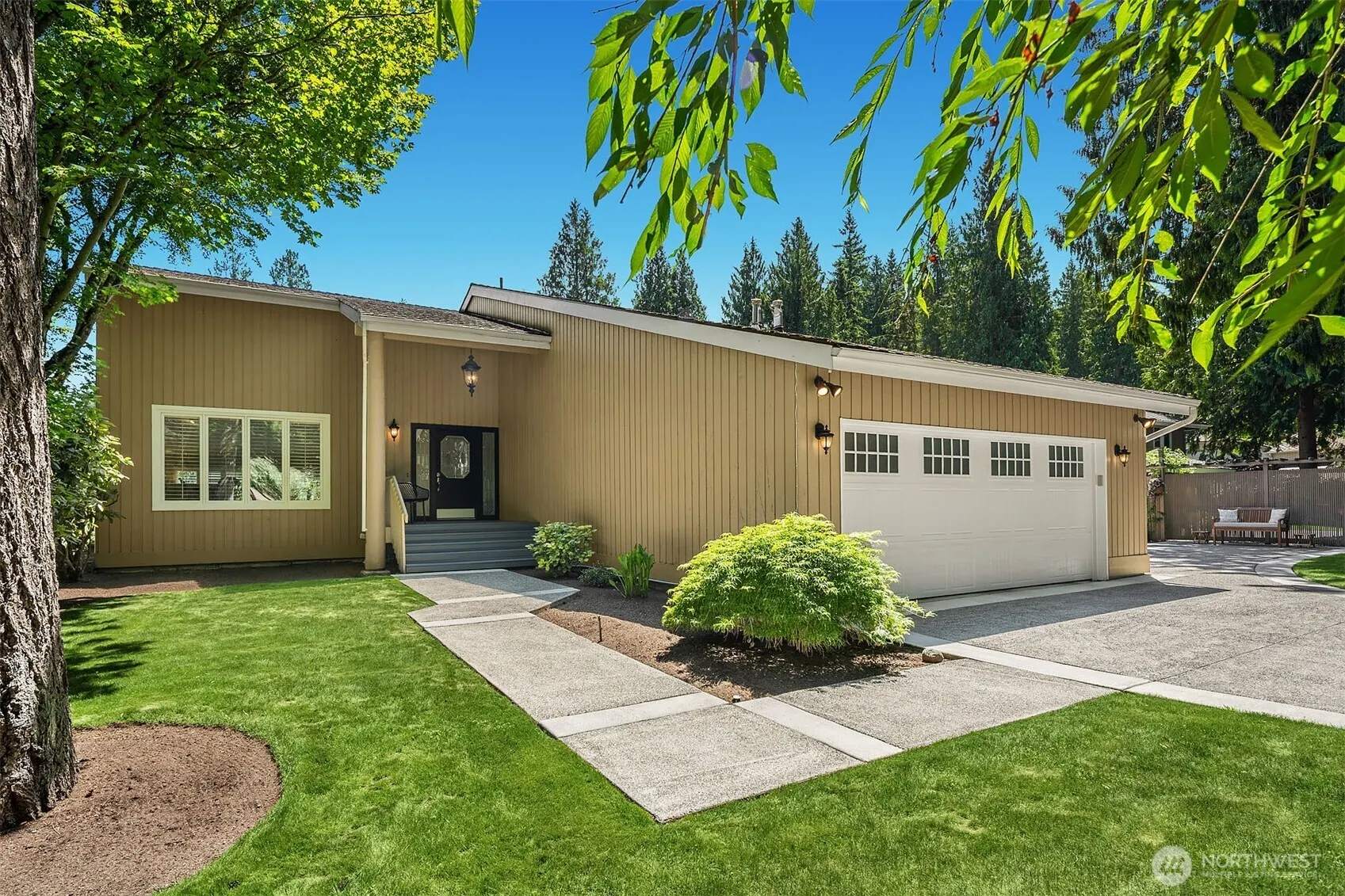 3126 211th Avenue NE, Sammamish, WA 98074