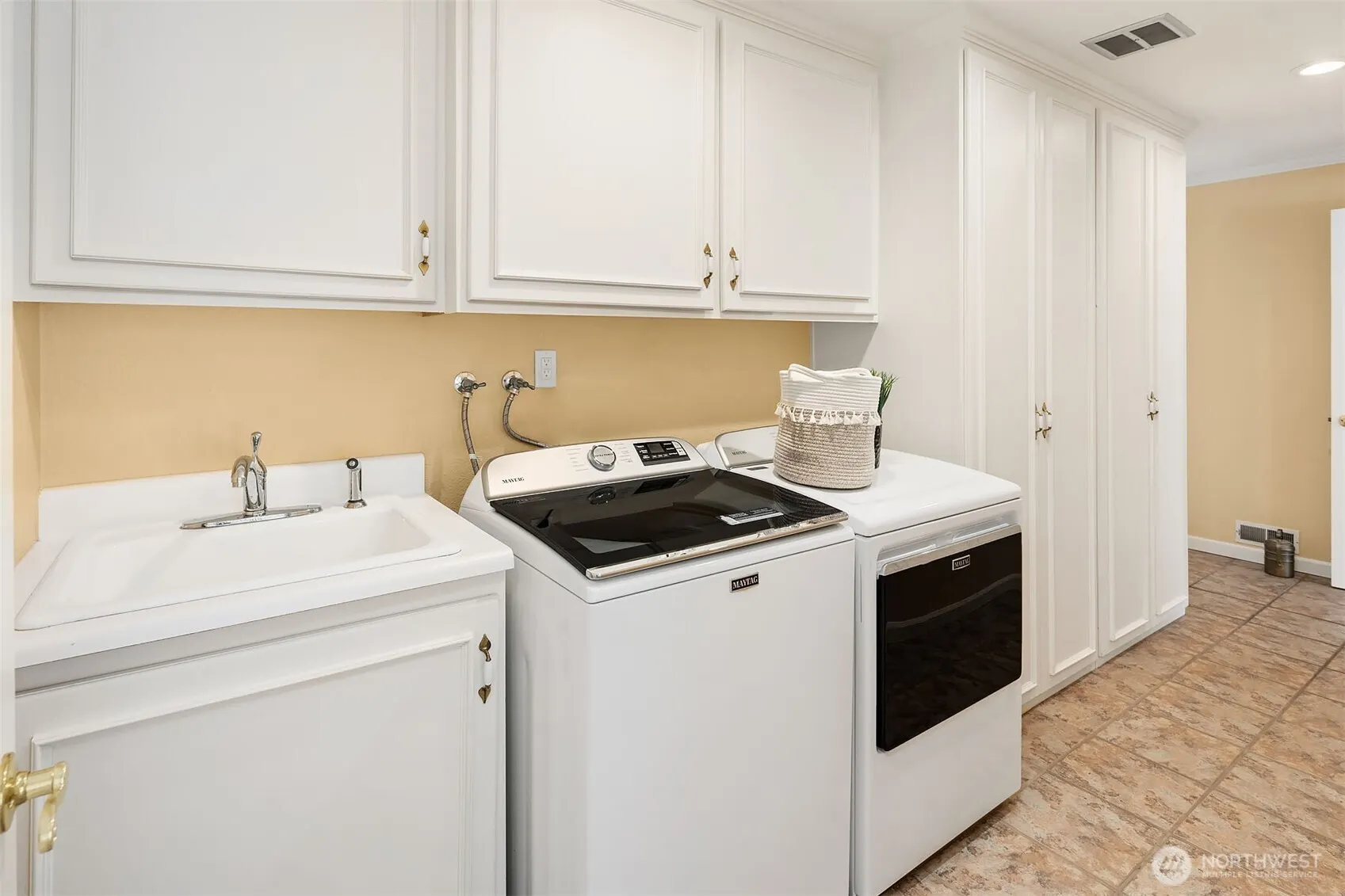 3126 211th Avenue NE, Sammamish, WA 98074