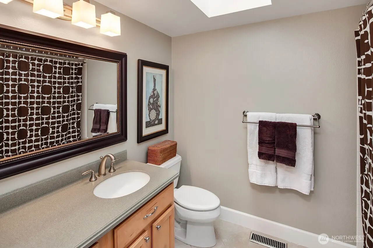 12130 SE 47th Place , Bellevue, WA 98006