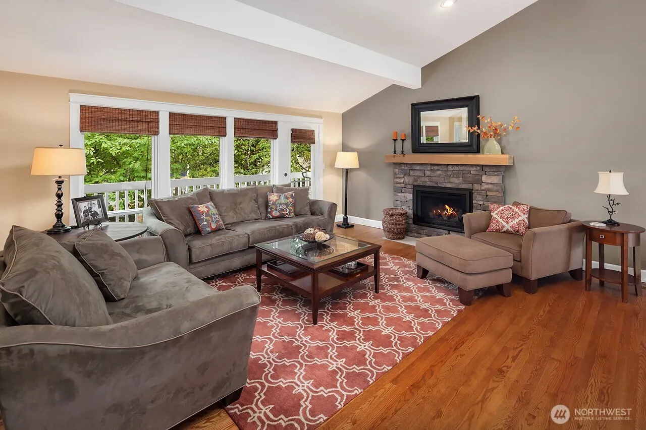 12130 SE 47th Place , Bellevue, WA 98006
