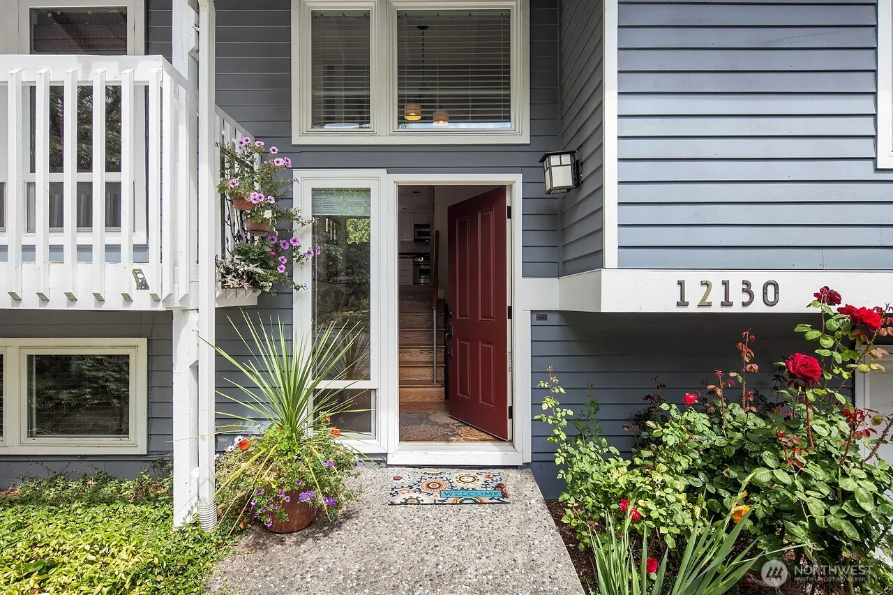 12130 SE 47th Place , Bellevue, WA 98006