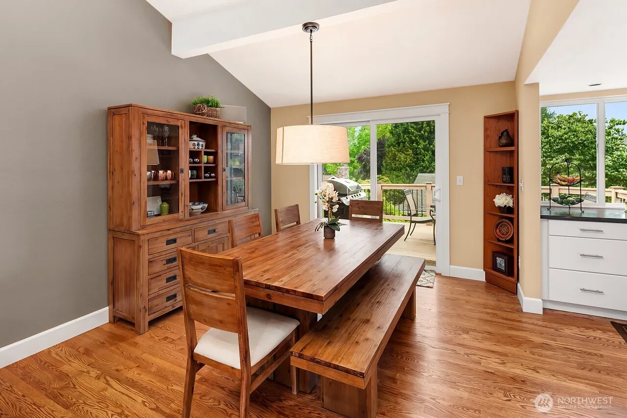 12130 SE 47th Place , Bellevue, WA 98006