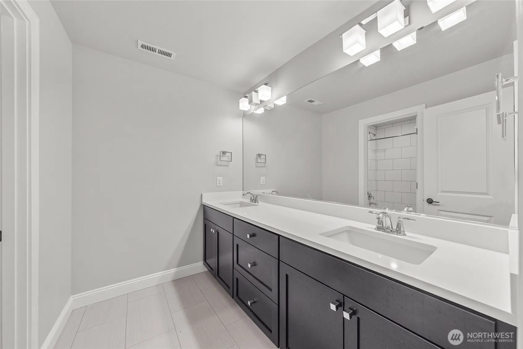 14918 SE 46th St , Bellevue, WA 98006