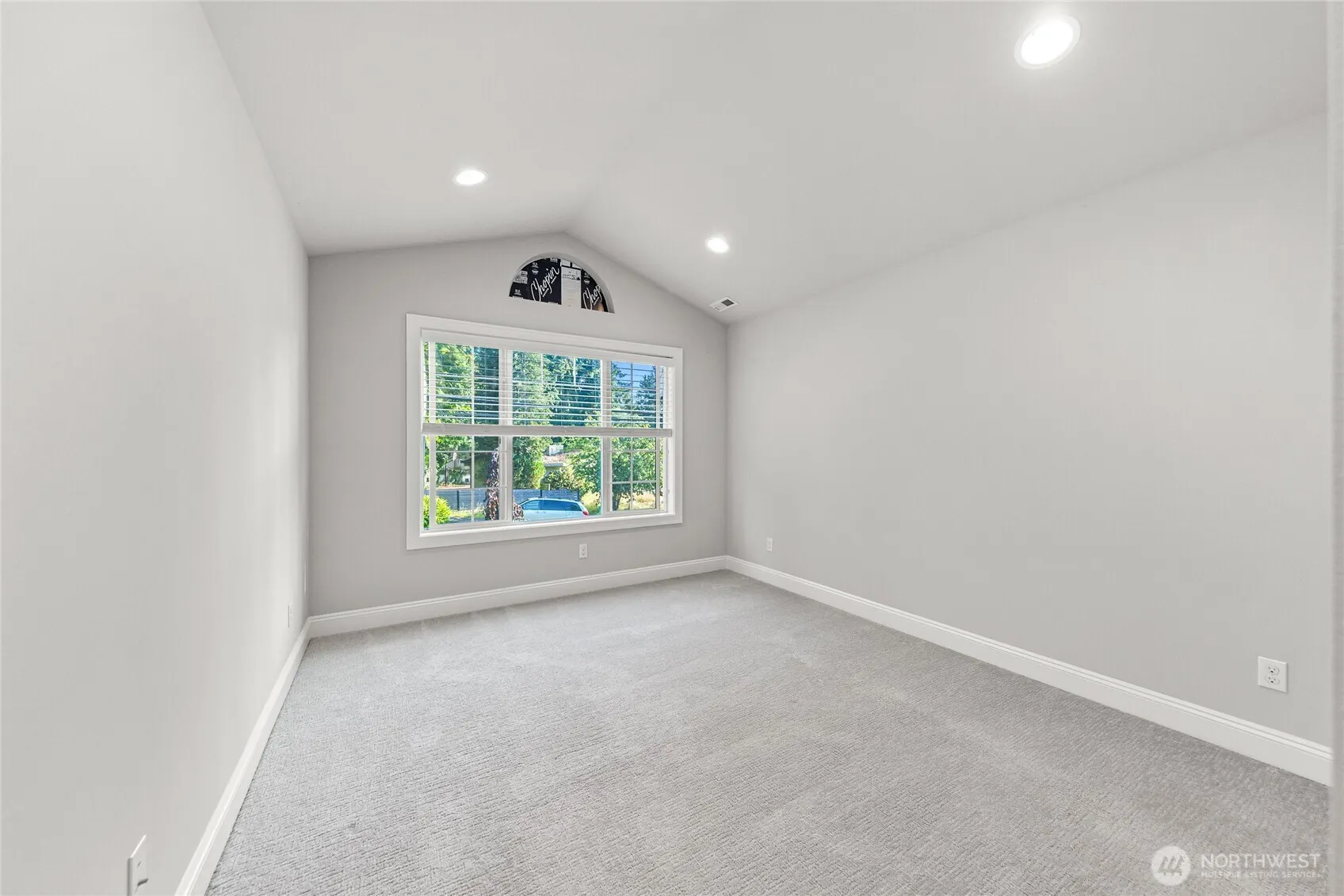14918 SE 46th St , Bellevue, WA 98006