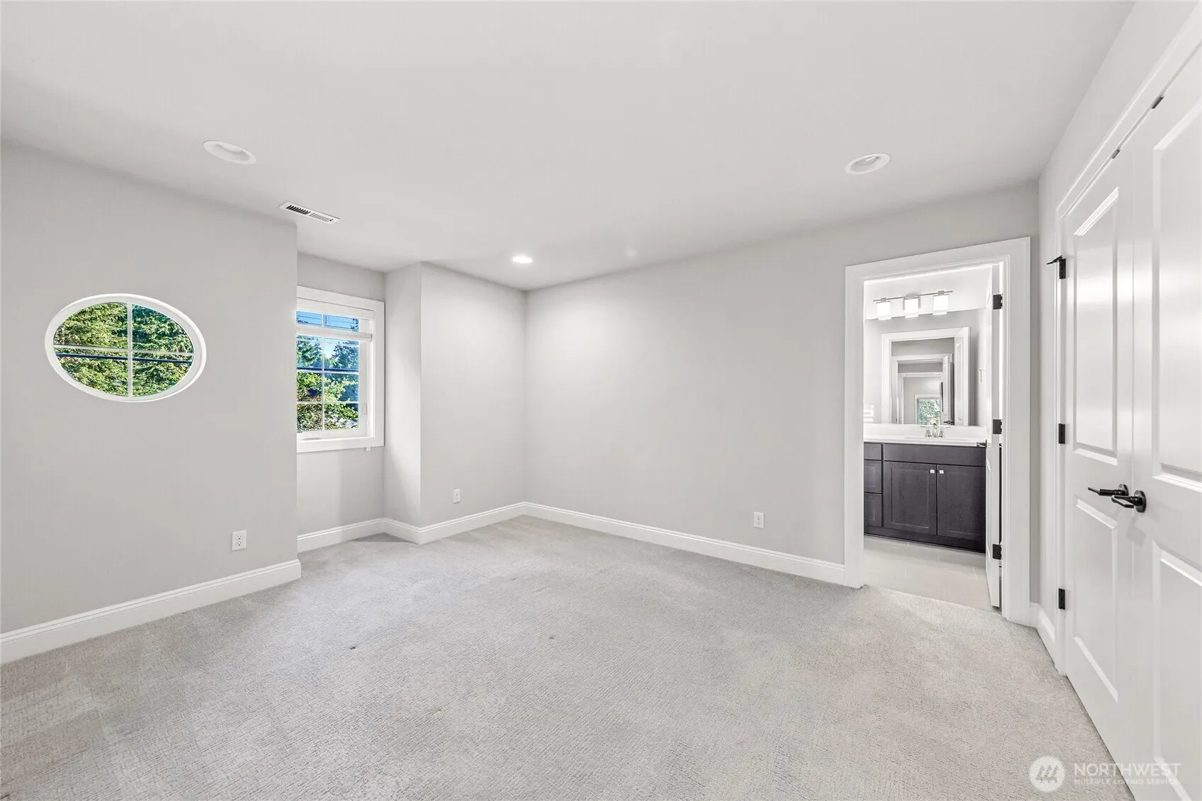 14918 SE 46th St , Bellevue, WA 98006