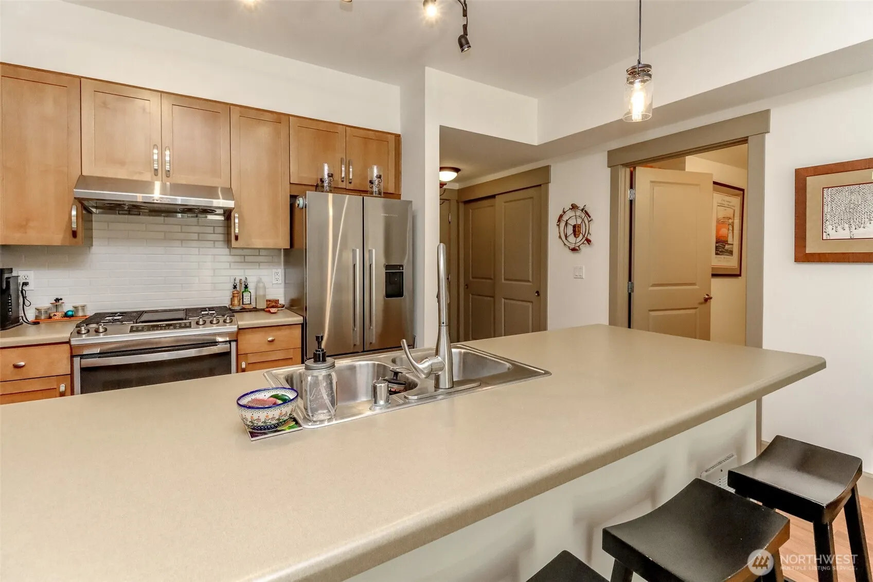 1840 25th Avenue NE #204, Issaquah, WA 98029